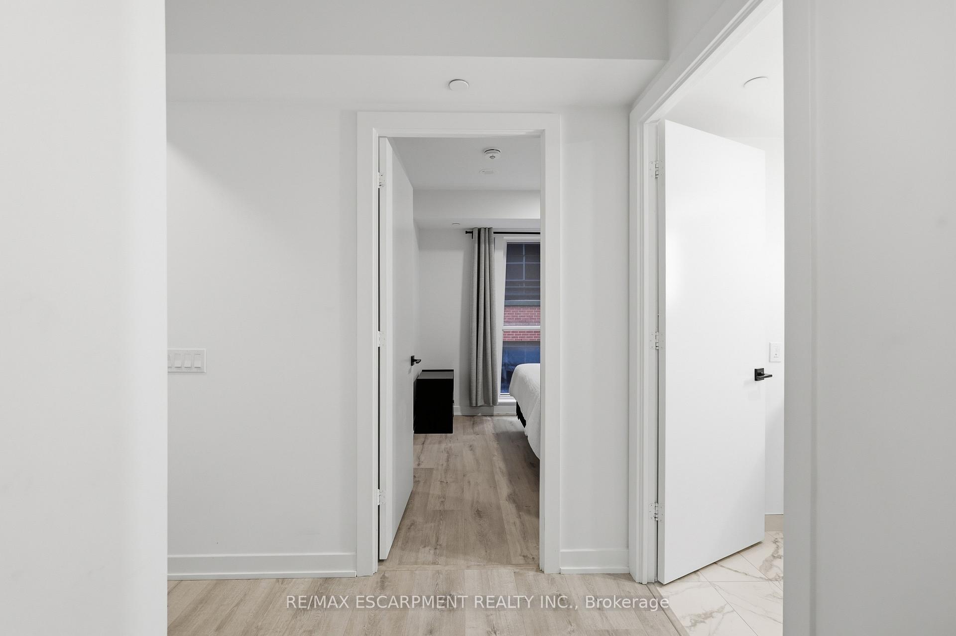 Photo 10 of Unit 802, 327 King Street W, Toronto, Waterfront Communities — HOMEH