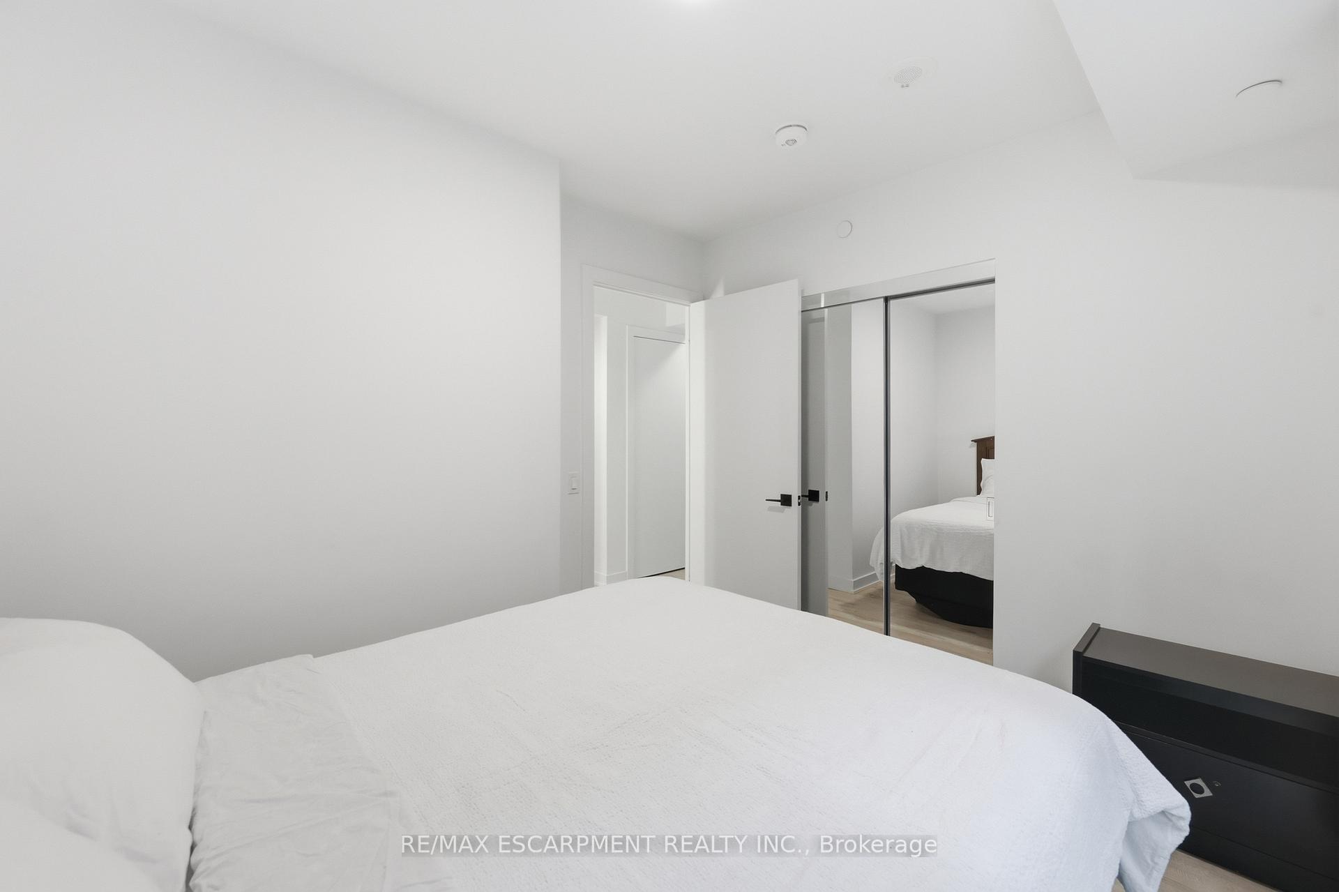 Photo 12 of Unit 802, 327 King Street W, Toronto, Waterfront Communities — HOMEH