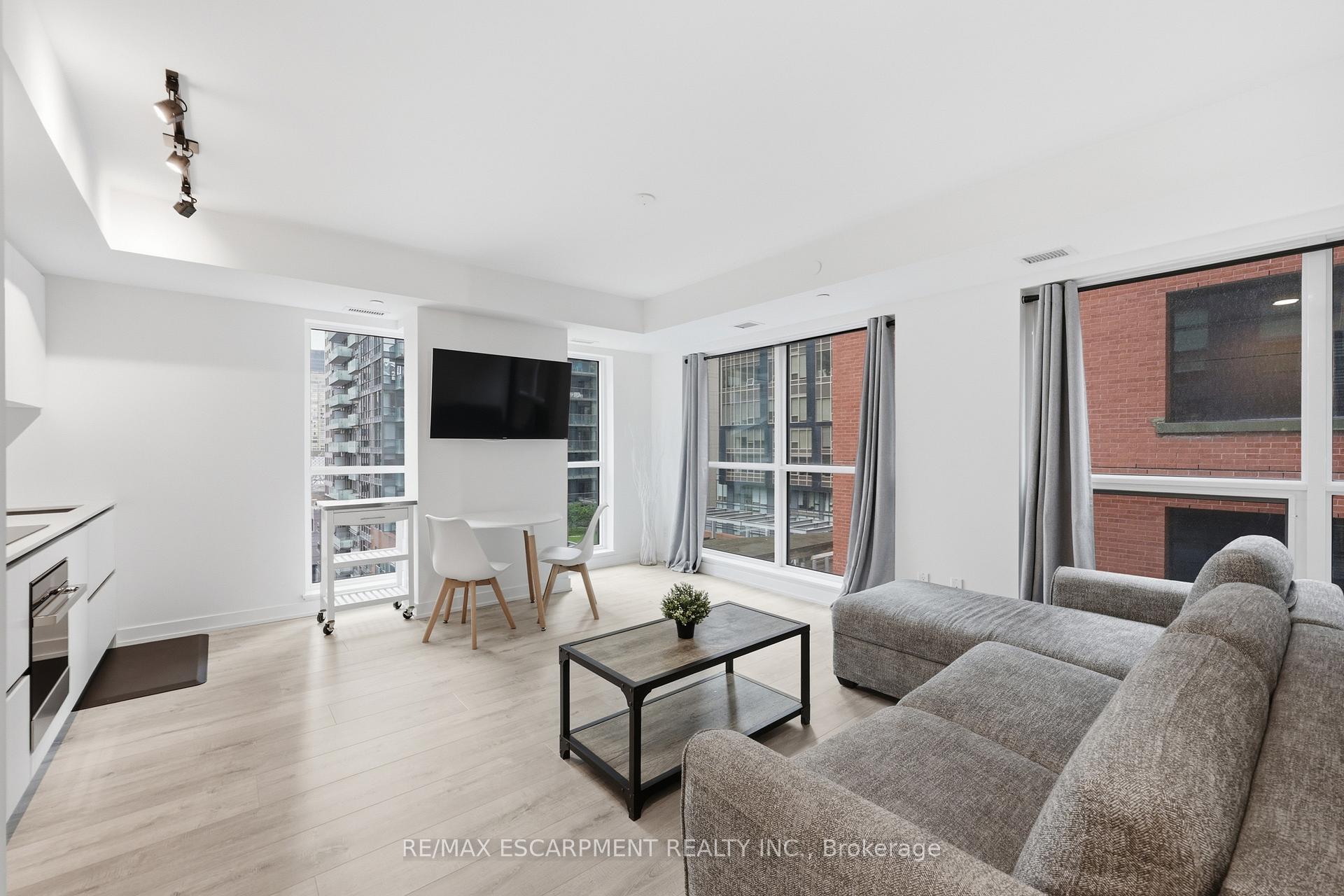Photo 15 of Unit 802, 327 King Street W, Toronto, Waterfront Communities — HOMEH