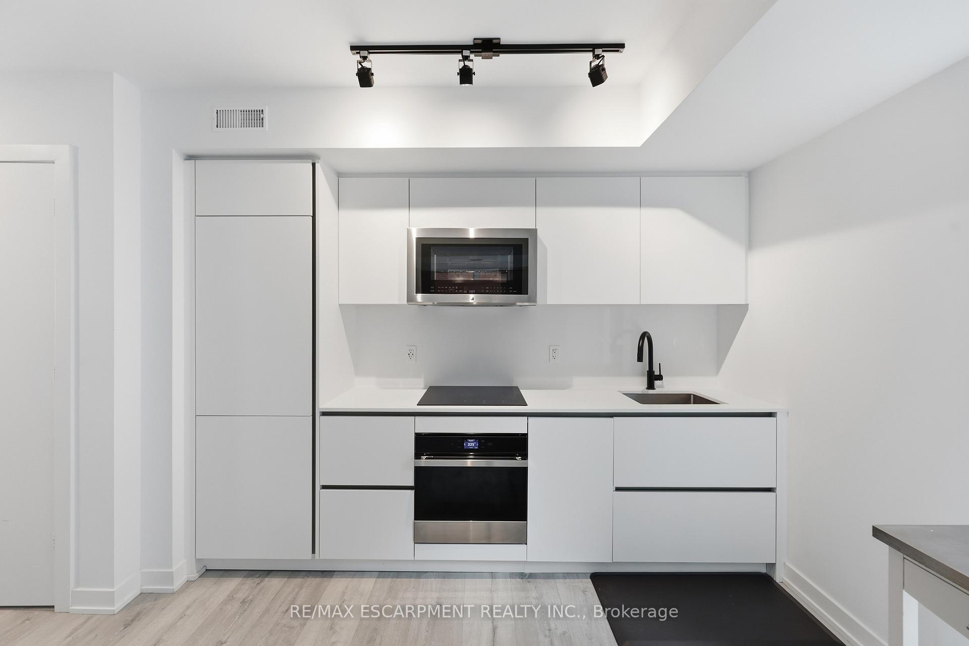 Photo 19 of Unit 802, 327 King Street W, Toronto, Waterfront Communities — HOMEH