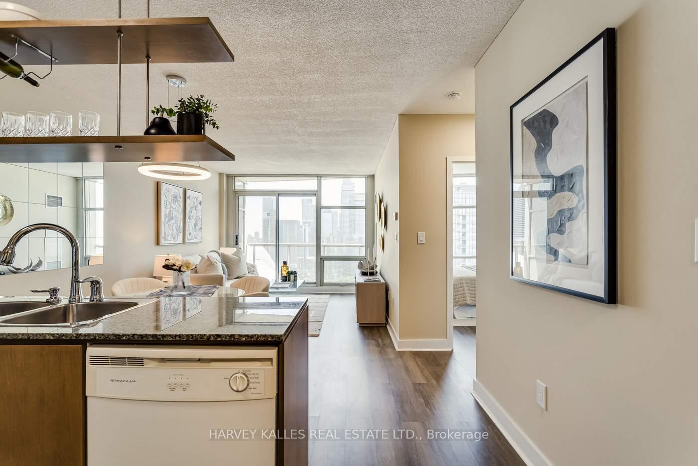 Photo 8 of Unit 3808, 35 Mariner Terrace, Toronto, Waterfront Communities — HOMEH