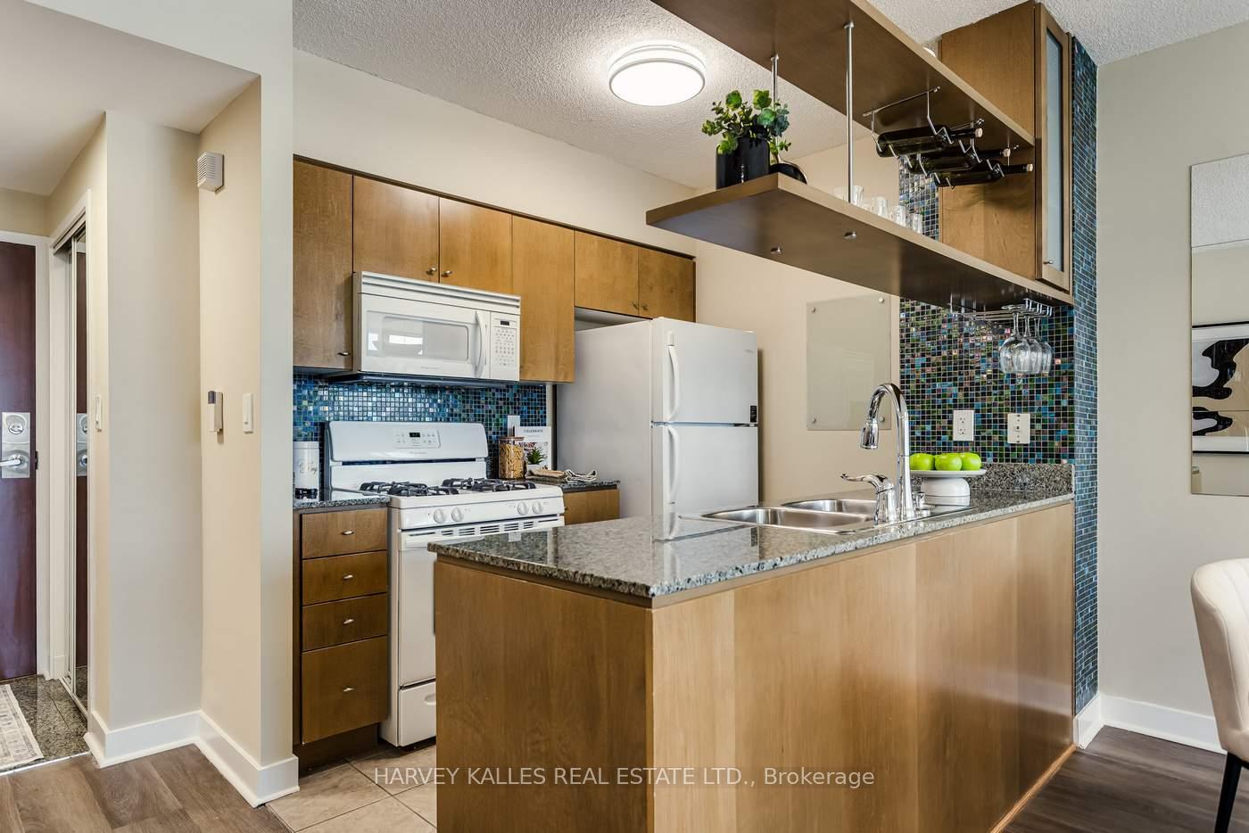 Photo 9 of Unit 3808, 35 Mariner Terrace, Toronto, Waterfront Communities — HOMEH