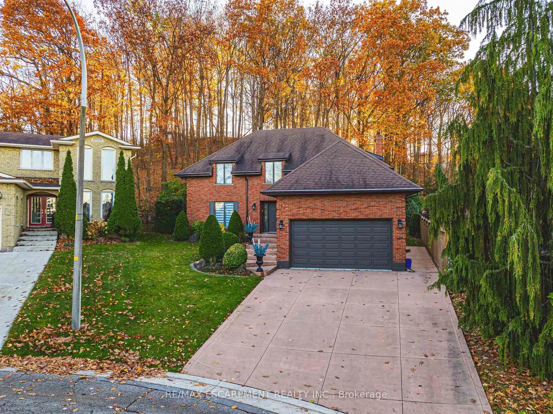 Photo 1 of 6 Sunhaven Court, Hamilton, Stoney Creek — HOMEH