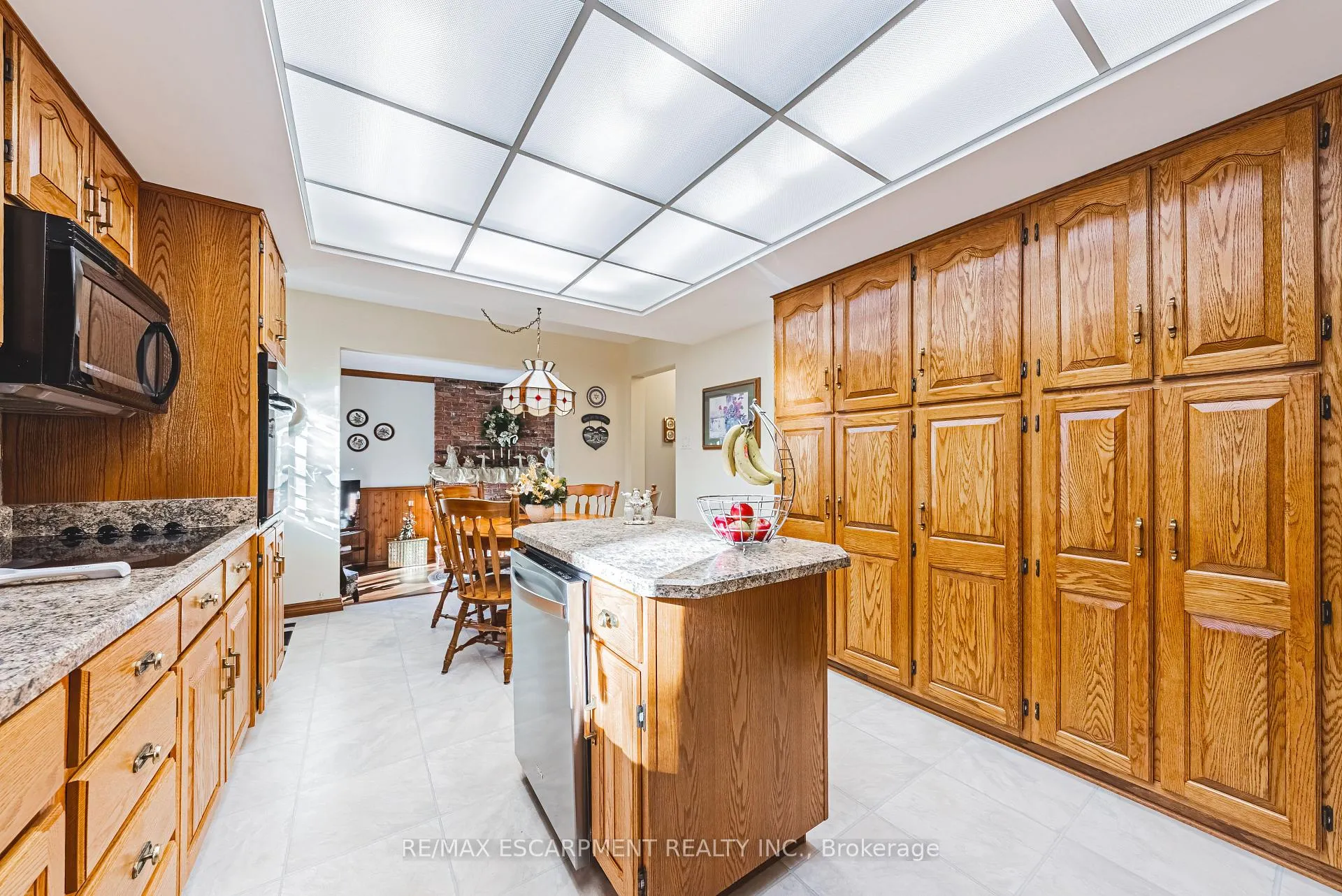 Photo 8 of 6 Sunhaven Court, Hamilton, Stoney Creek — HOMEH