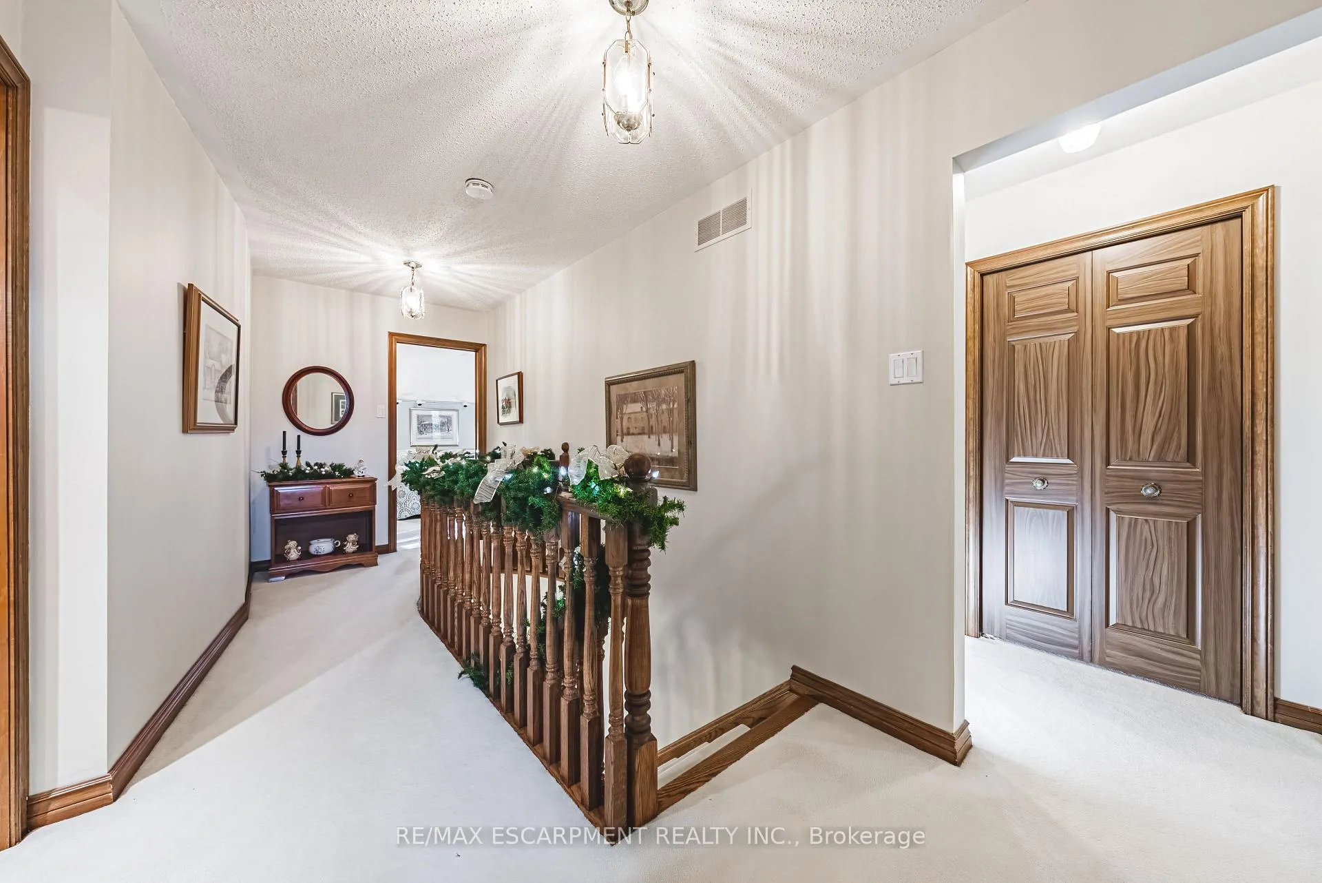 Photo 16 of 6 Sunhaven Court, Hamilton, Stoney Creek — HOMEH