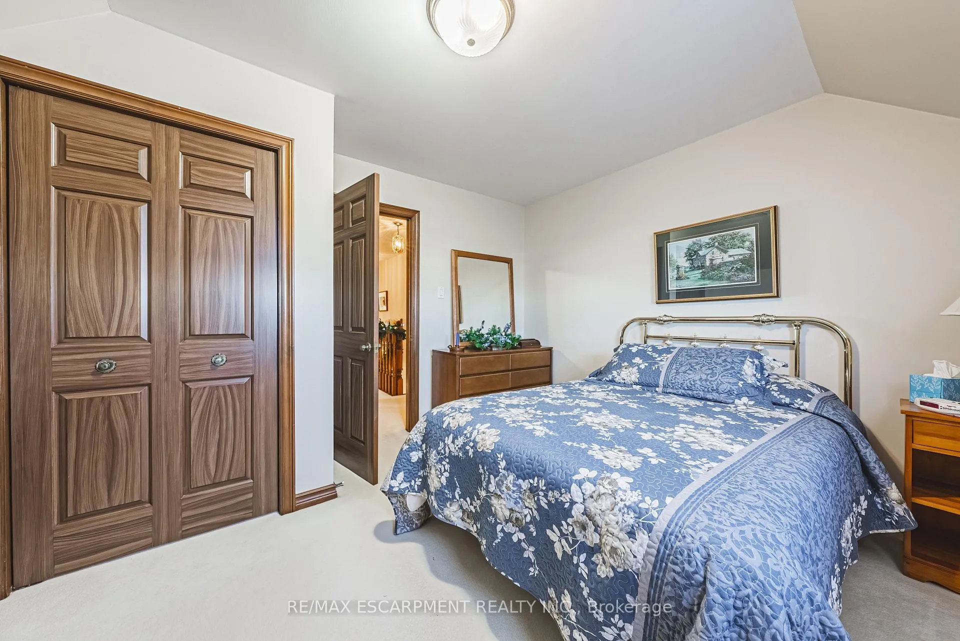 Photo 21 of 6 Sunhaven Court, Hamilton, Stoney Creek — HOMEH