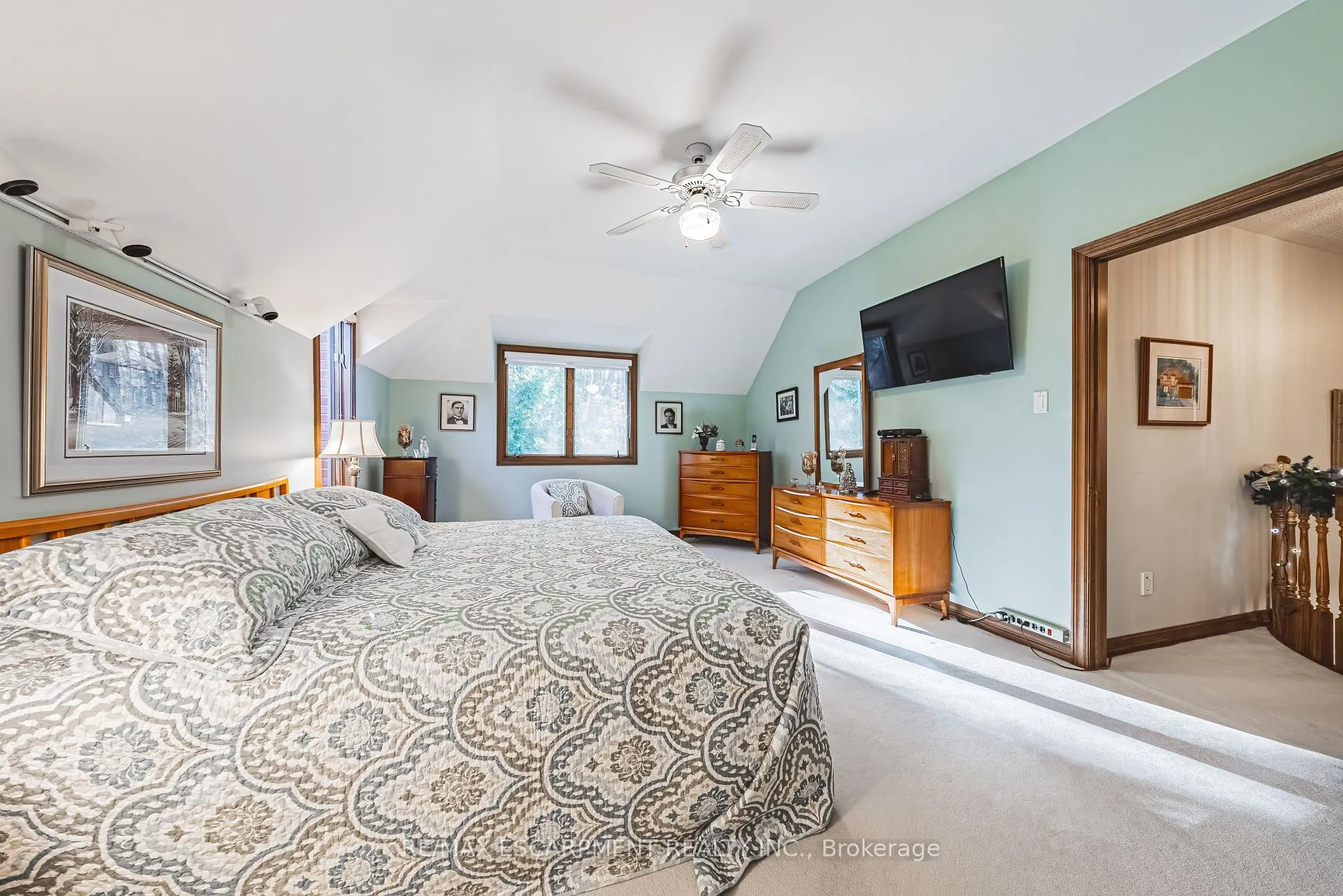 Photo 23 of 6 Sunhaven Court, Hamilton, Stoney Creek — HOMEH