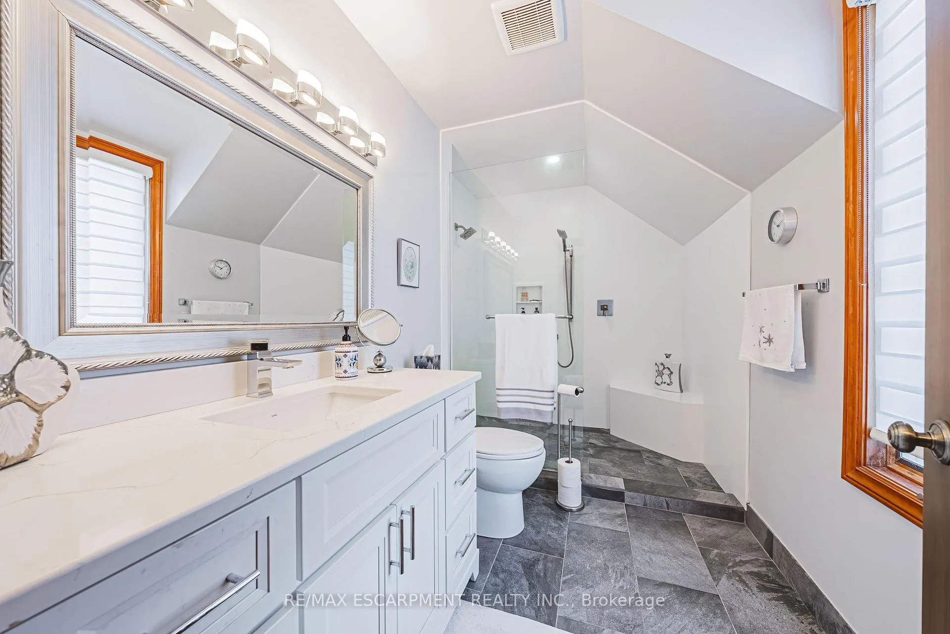 Photo 24 of 6 Sunhaven Court, Hamilton, Stoney Creek — HOMEH