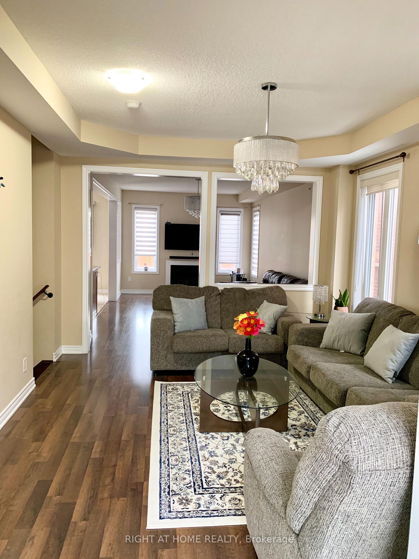 Photo 2 of 276 Robert Parkinson Drive, Brampton, Northwest Brampton — HOMEH