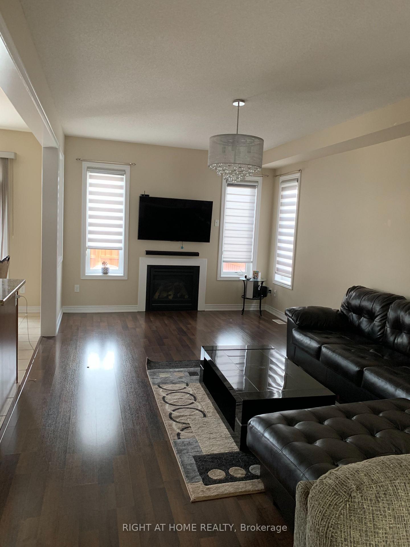 Photo 3 of 276 Robert Parkinson Drive, Brampton, Northwest Brampton — HOMEH