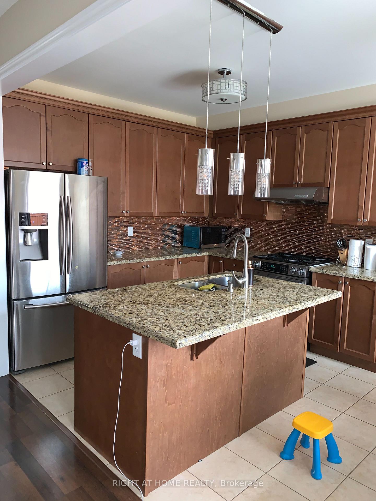 Photo 7 of 276 Robert Parkinson Drive, Brampton, Northwest Brampton — HOMEH