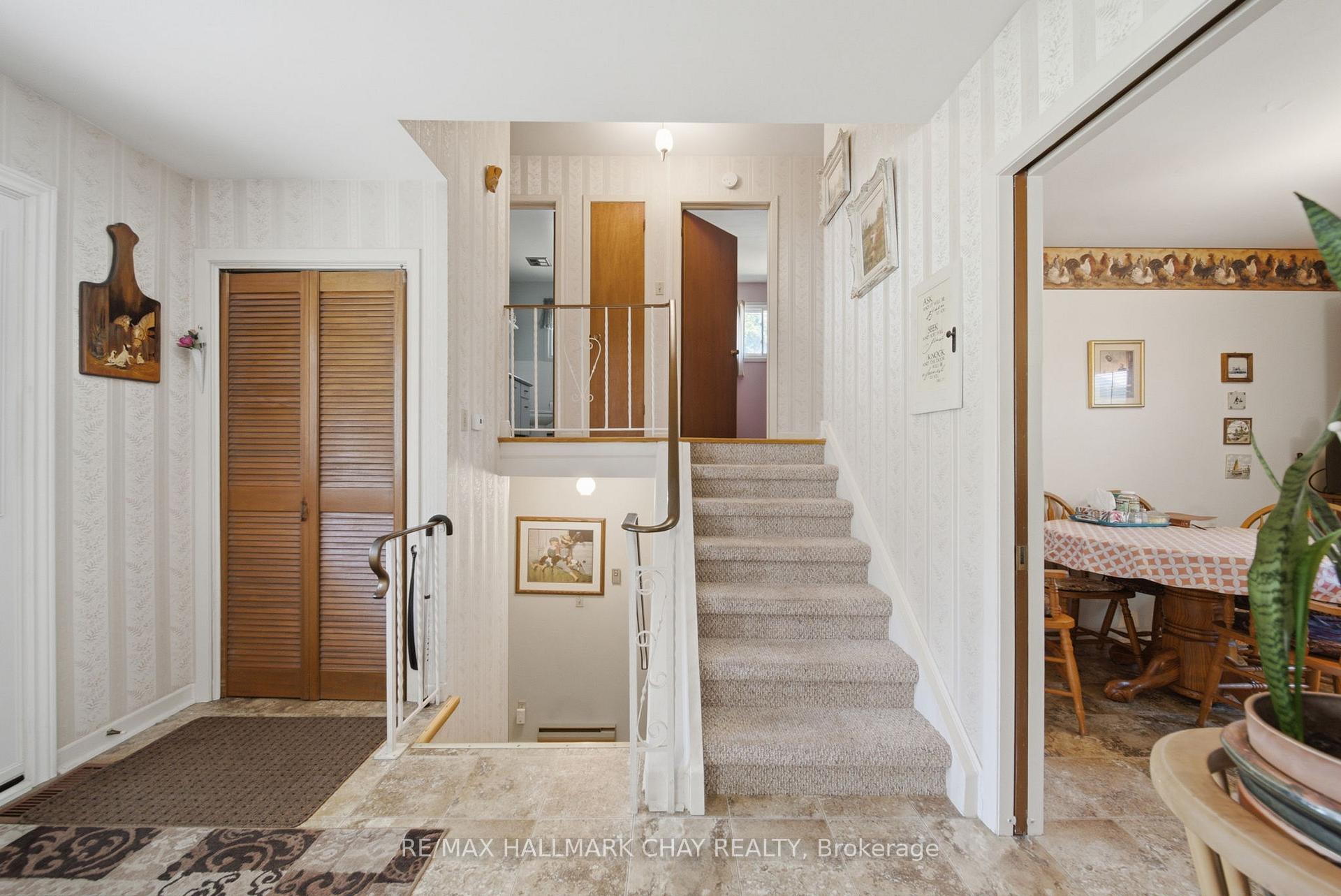 Photo 5 of 6 Highcroft Drive, Barrie, Allandale Heights — HOMEH