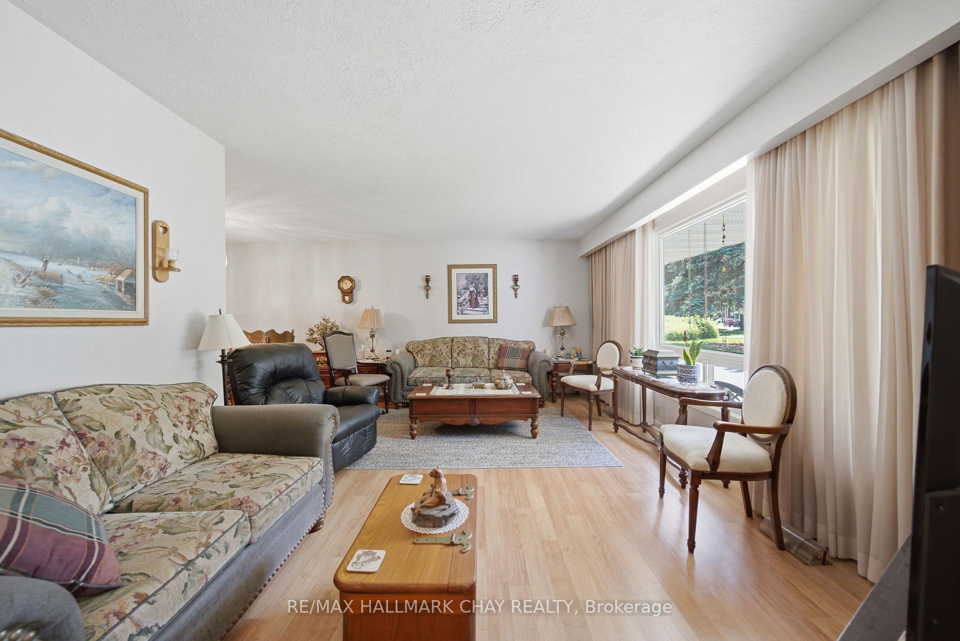 Photo 7 of 6 Highcroft Drive, Barrie, Allandale Heights — HOMEH