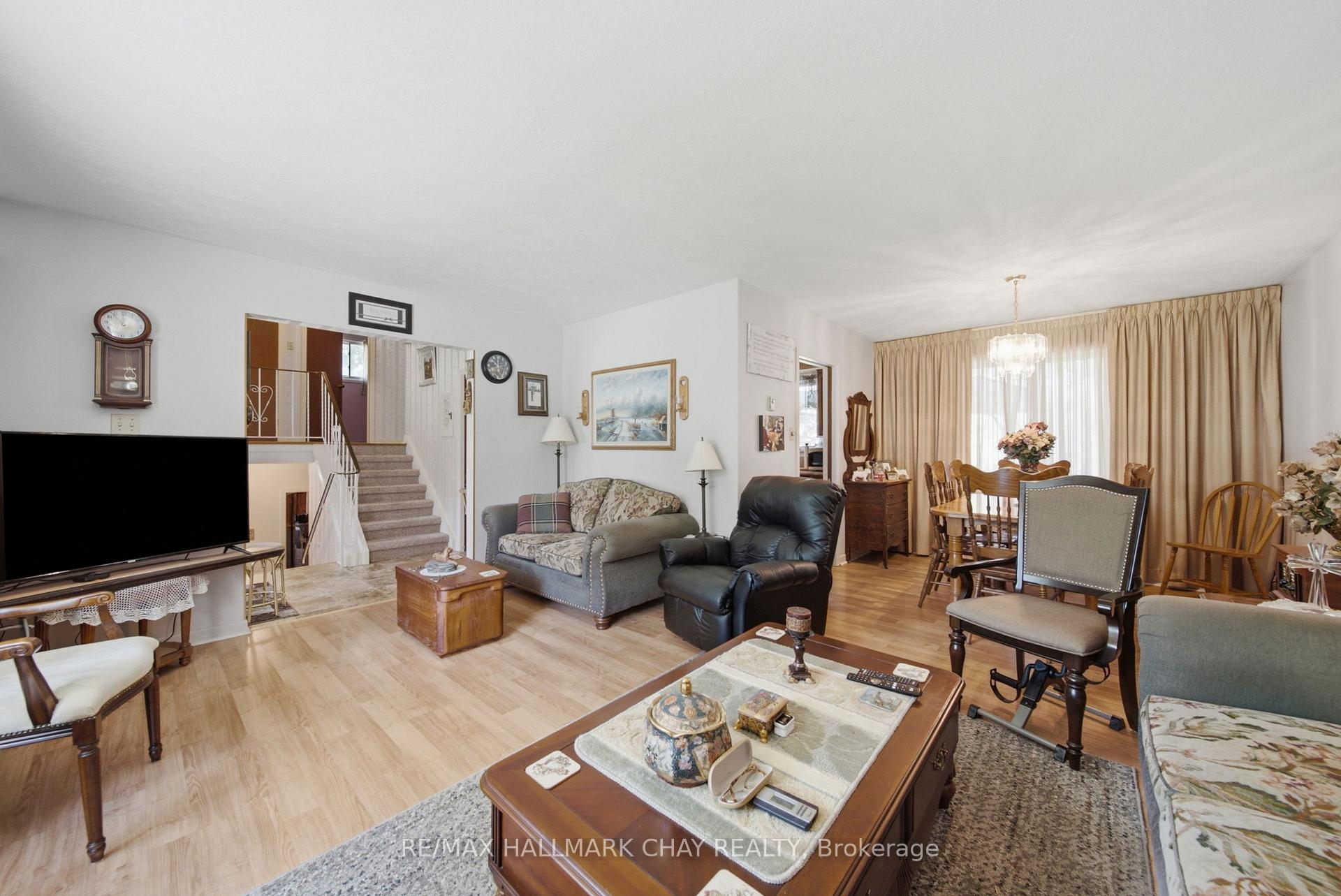 Photo 9 of 6 Highcroft Drive, Barrie, Allandale Heights — HOMEH