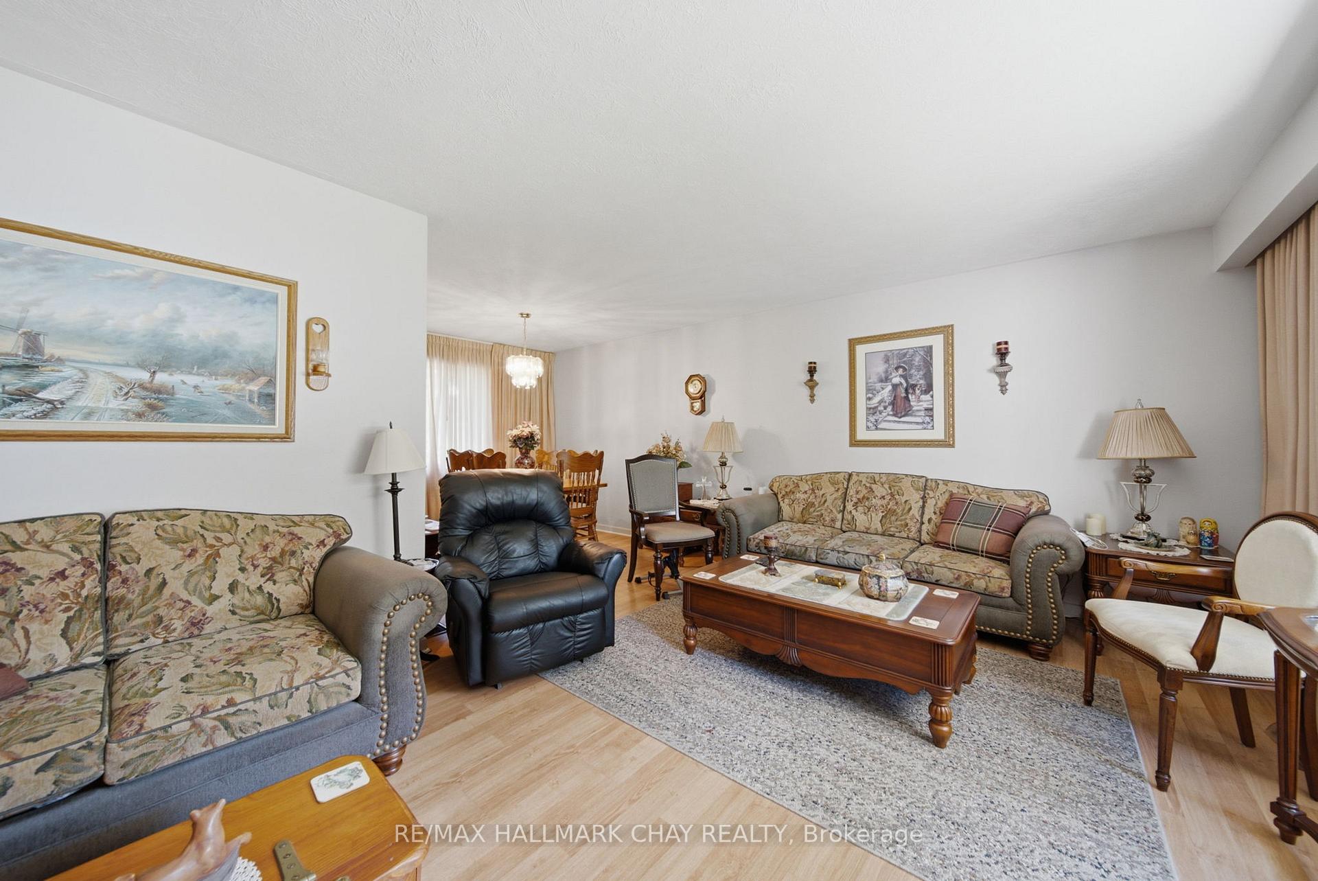 Photo 10 of 6 Highcroft Drive, Barrie, Allandale Heights — HOMEH