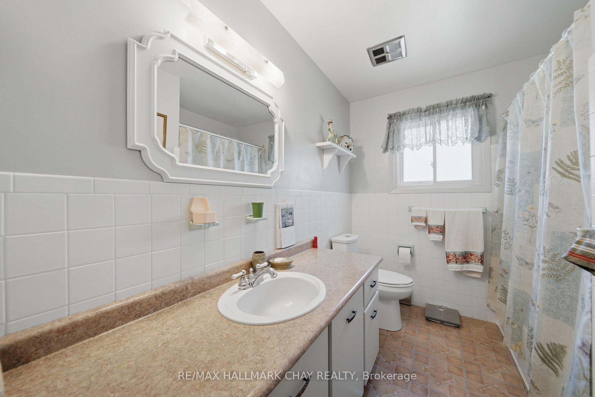 Photo 21 of 6 Highcroft Drive, Barrie, Allandale Heights — HOMEH