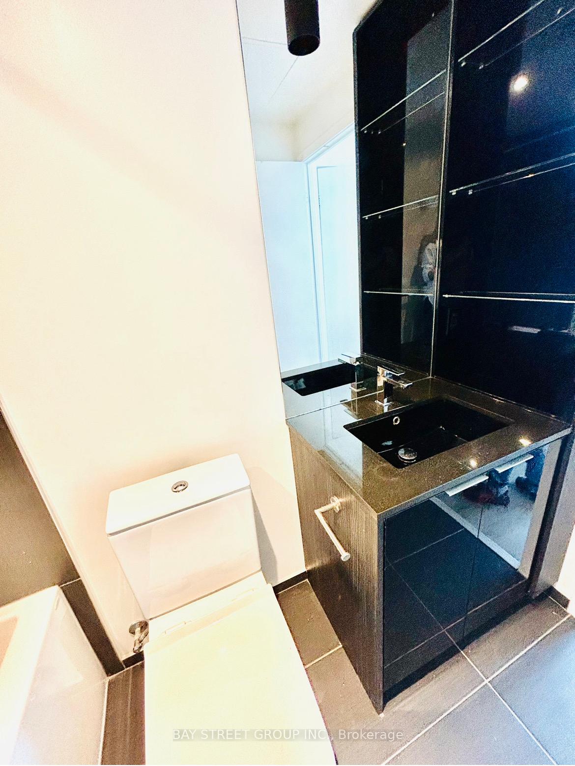 Photo 11 of Unit 2915, 70 Temperance Street, Toronto, Bay Street Corridor — HOMEH