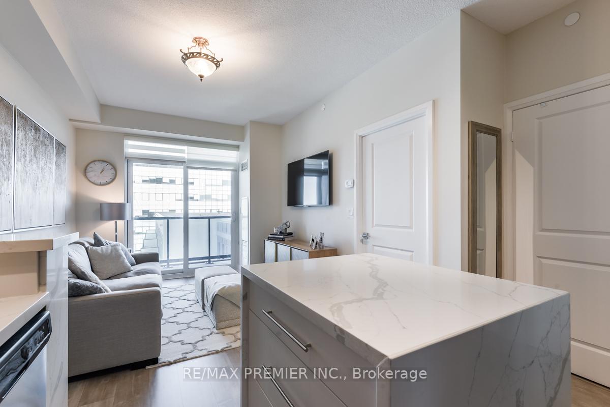 Photo 6 of Unit 803, 3600 Highway 7 Road, Vaughan, Vaughan Corporate Centre — HOMEH