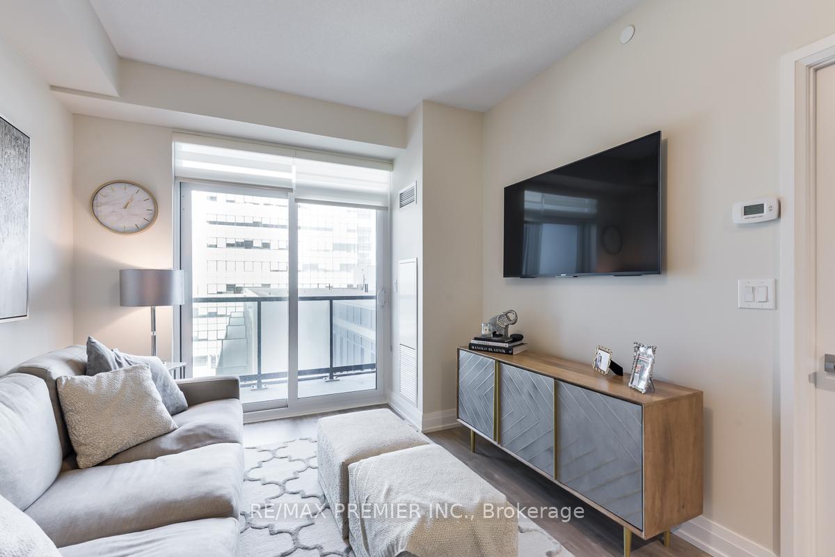 Photo 7 of Unit 803, 3600 Highway 7 Road, Vaughan, Vaughan Corporate Centre — HOMEH
