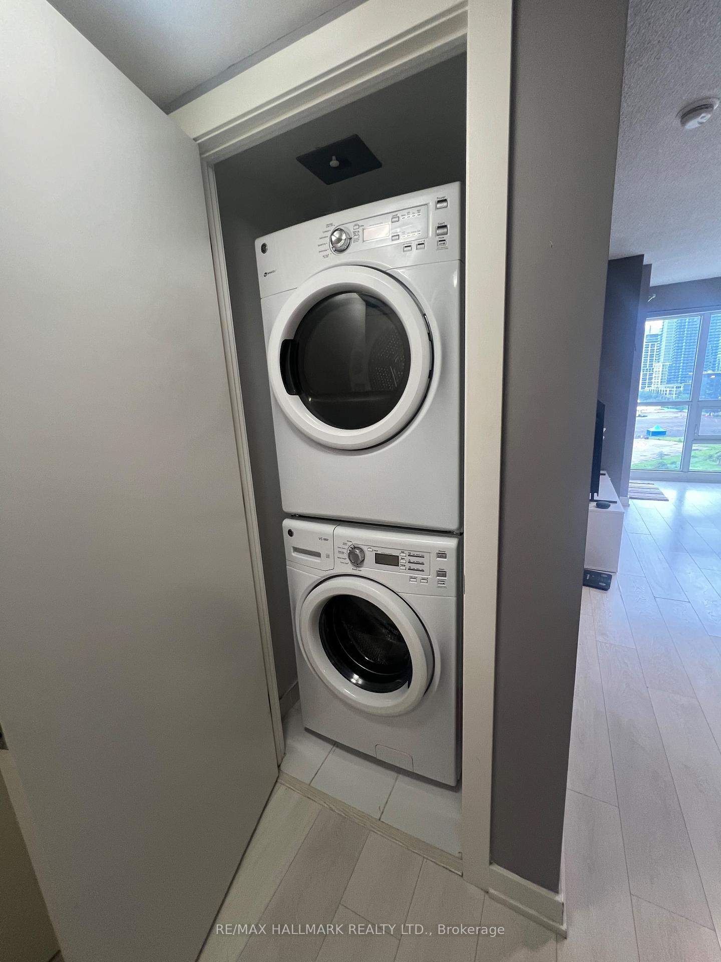 Photo 5 of Unit 1205, 2220 Lakeshore Boulevard W, Etobicoke, Mimico — HOMEH