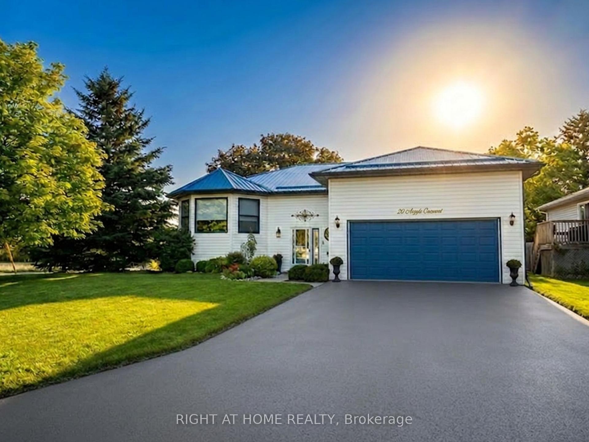 Photo 1 of 20 Argyle Crescent, Prince Edward County, Picton Ward — HOMEH