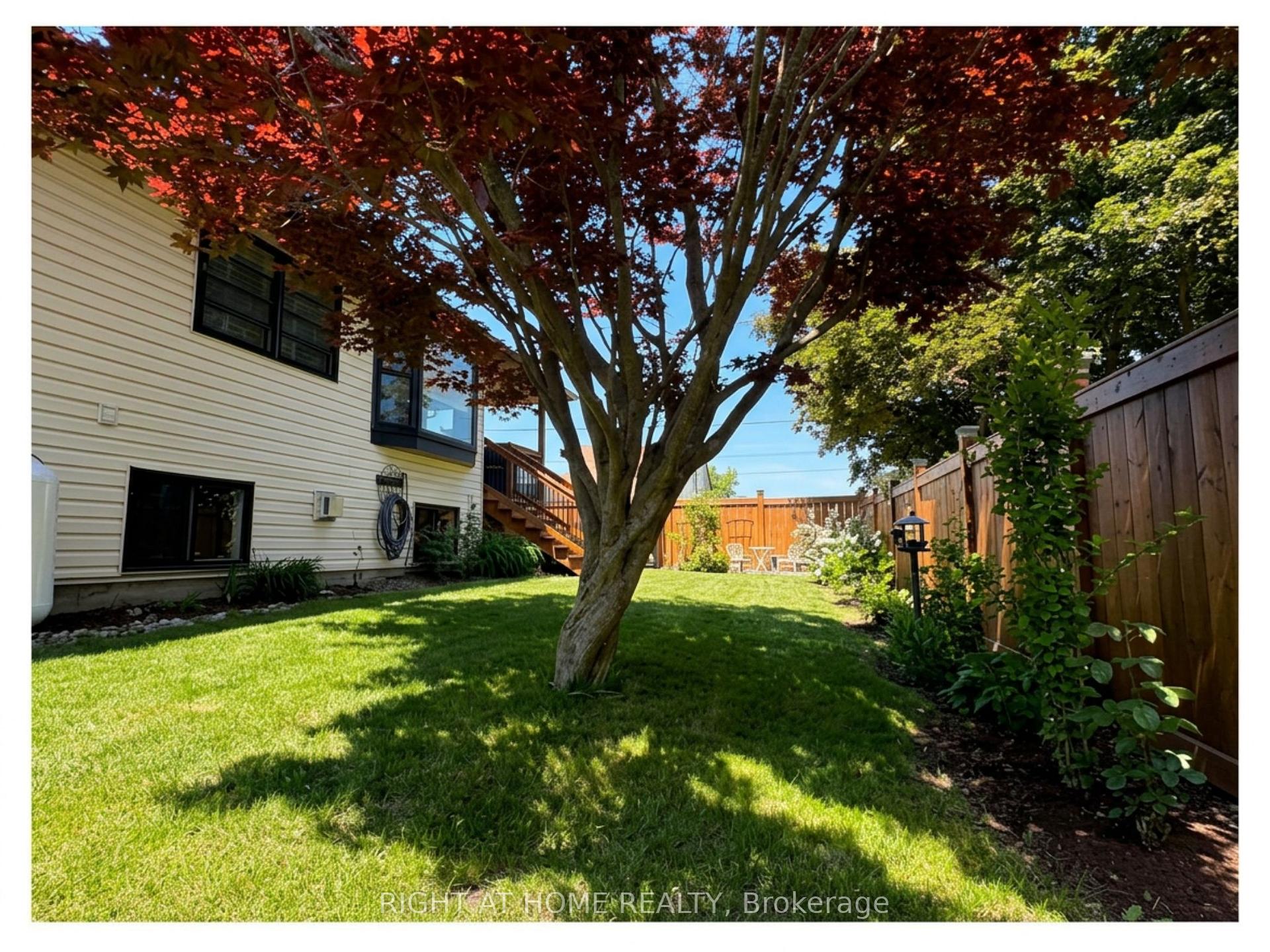 Photo 3 of 20 Argyle Crescent, Prince Edward County, Picton Ward — HOMEH