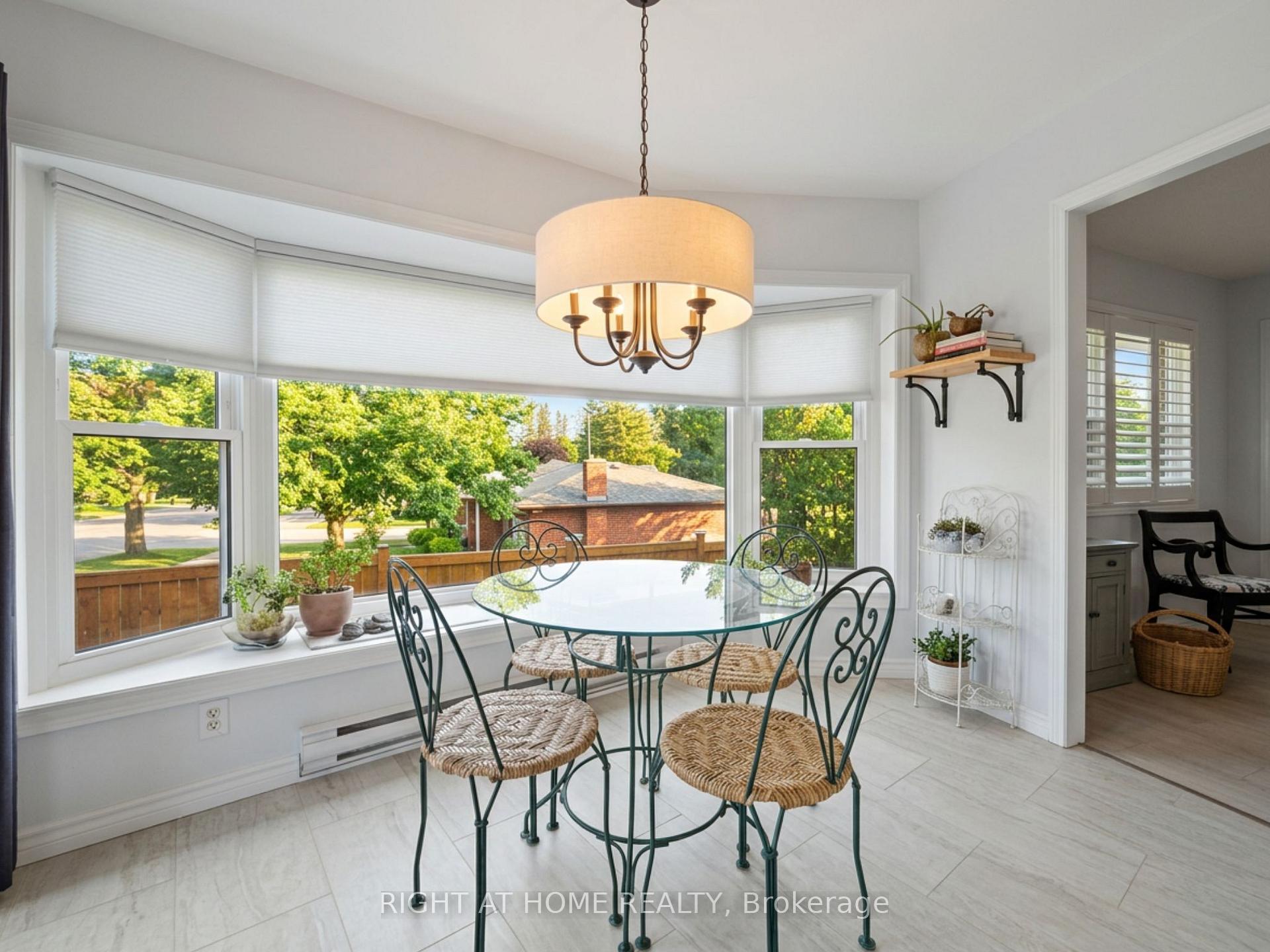 Photo 10 of 20 Argyle Crescent, Prince Edward County, Picton Ward — HOMEH