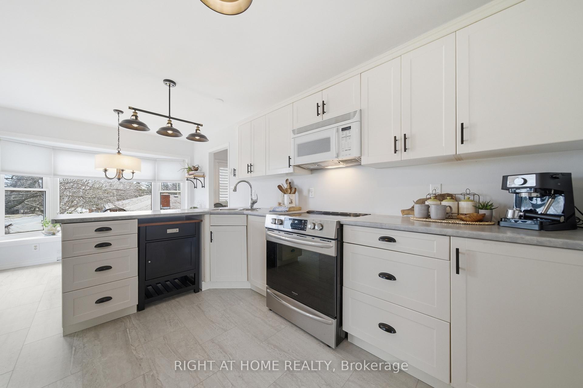 Photo 11 of 20 Argyle Crescent, Prince Edward County, Picton Ward — HOMEH