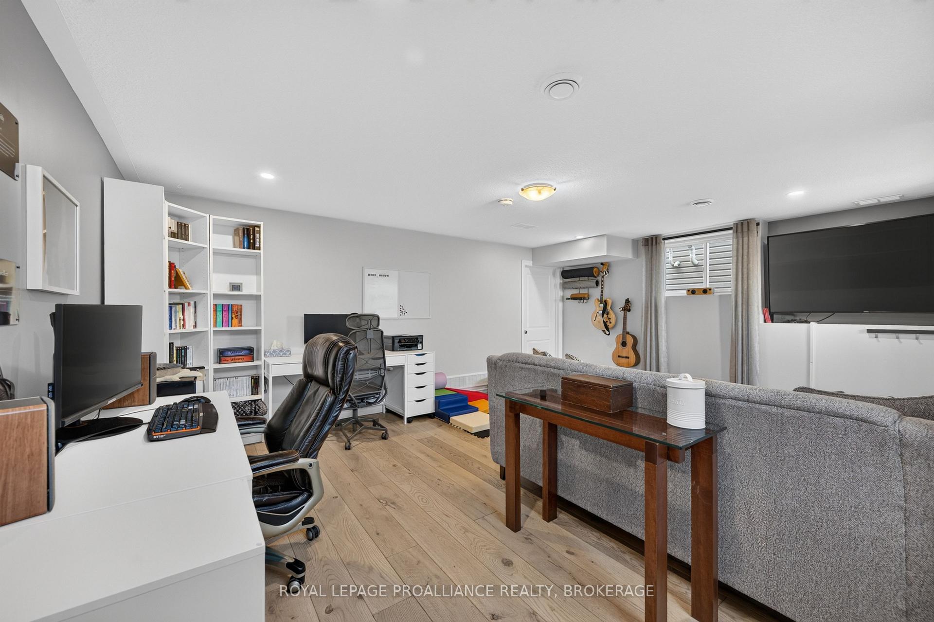 Photo 31 of 378 Buckthorn Drive, Kingston, City Northwest — HOMEH