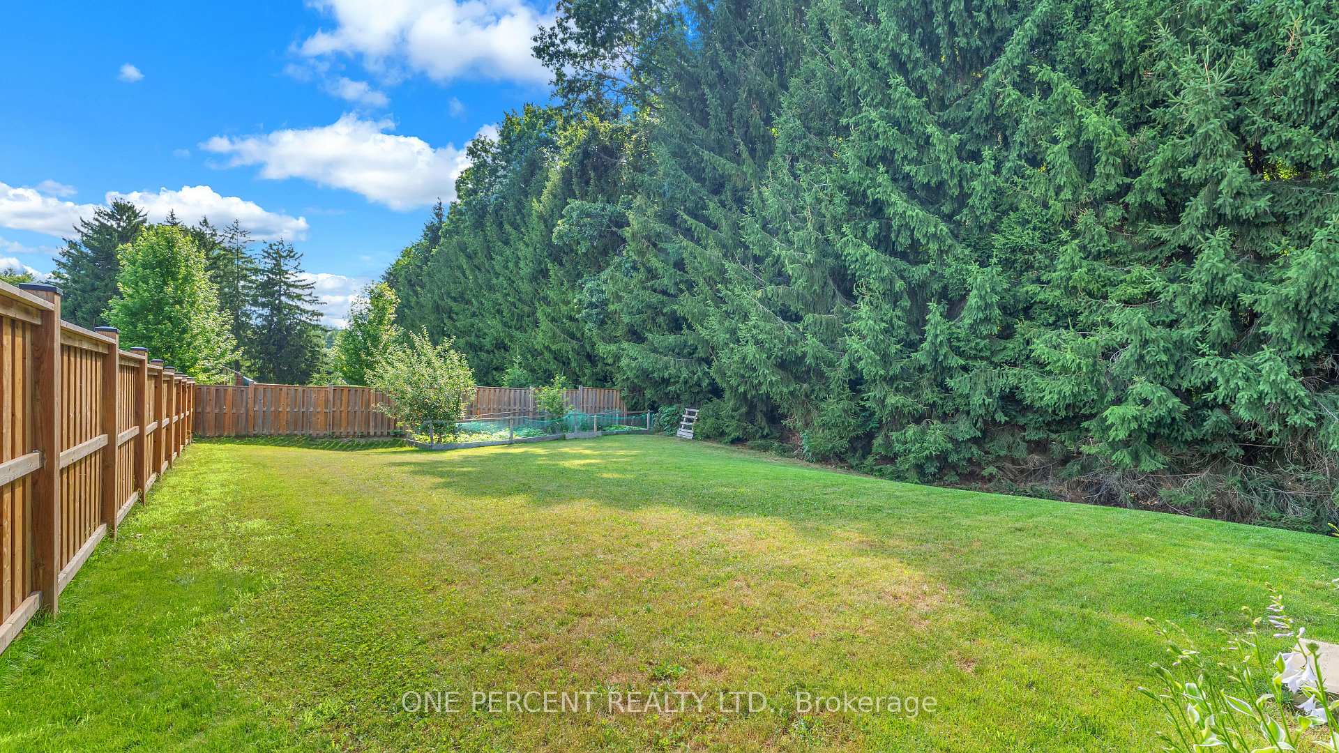 Photo 24 of 59 Mcneil Street, Strathroy-Caradoc, Mount Brydges — HOMEH
