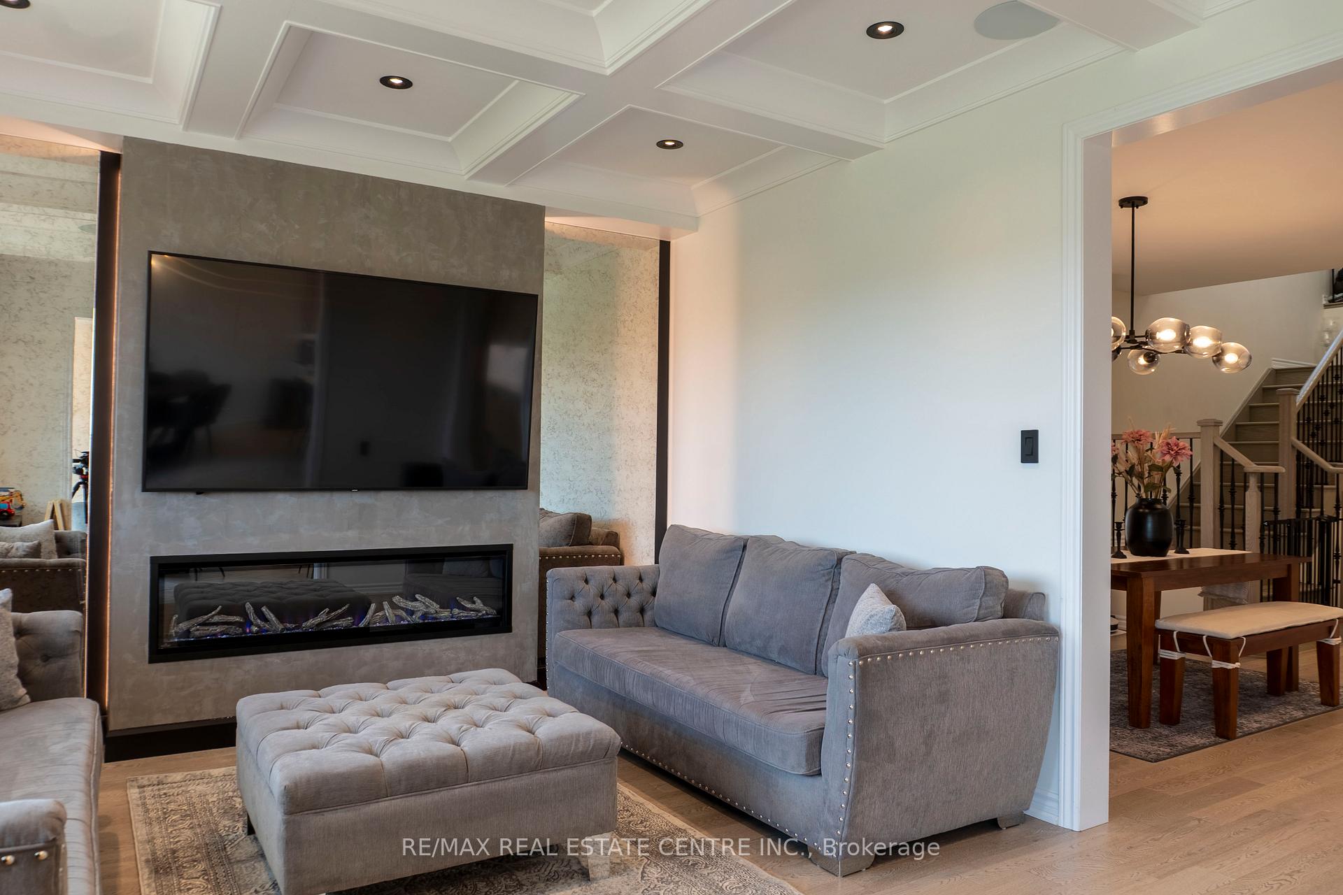 Photo 7 of 15 Cahill Drive, Brantford, Empire — HOMEH