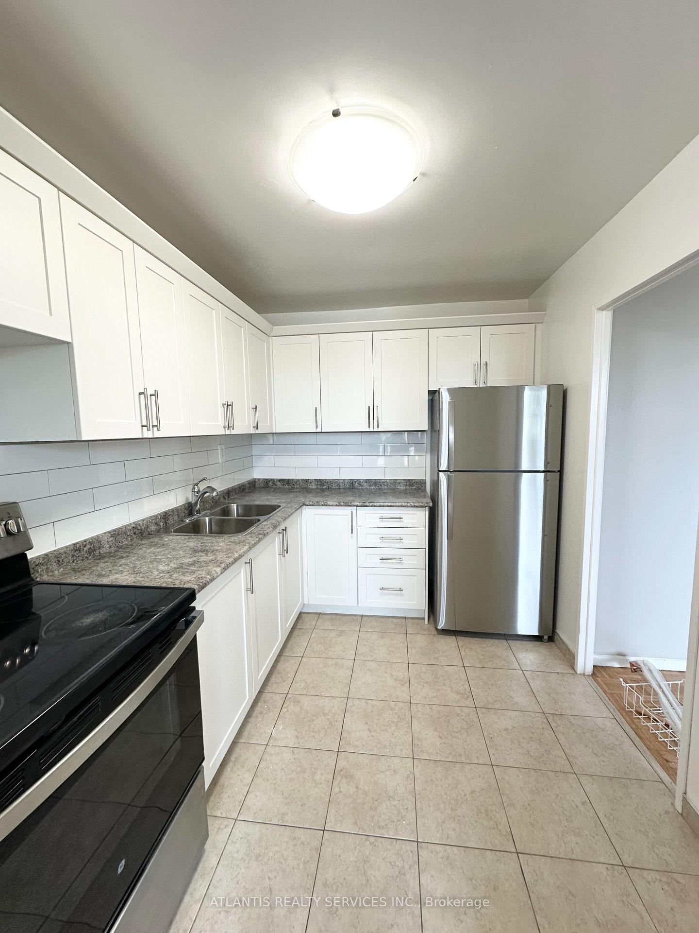 Photo 2 of Unit 404, 115 John Street, Halton Hills, Georgetown — HOMEH