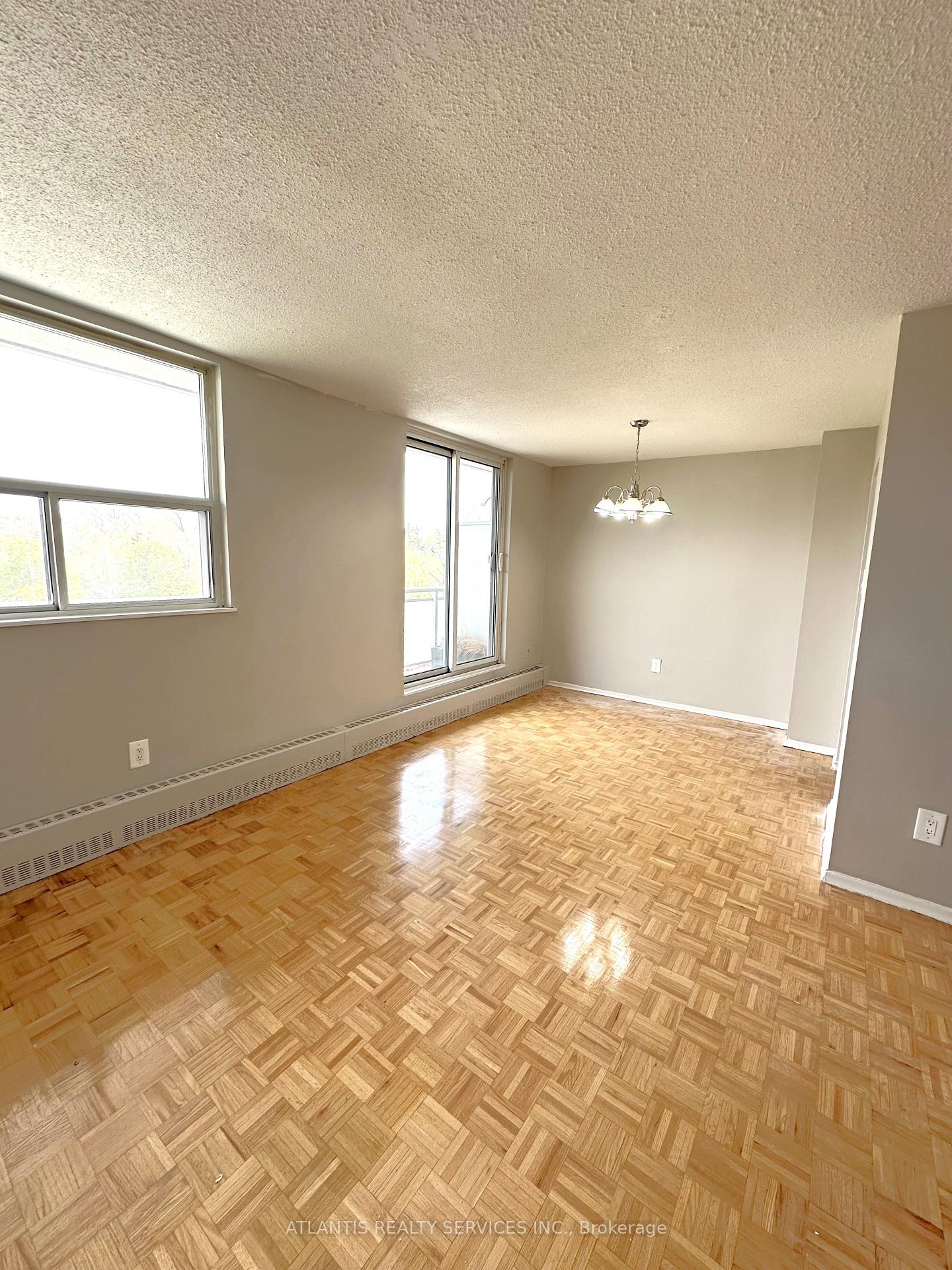 Photo 3 of Unit 404, 115 John Street, Halton Hills, Georgetown — HOMEH