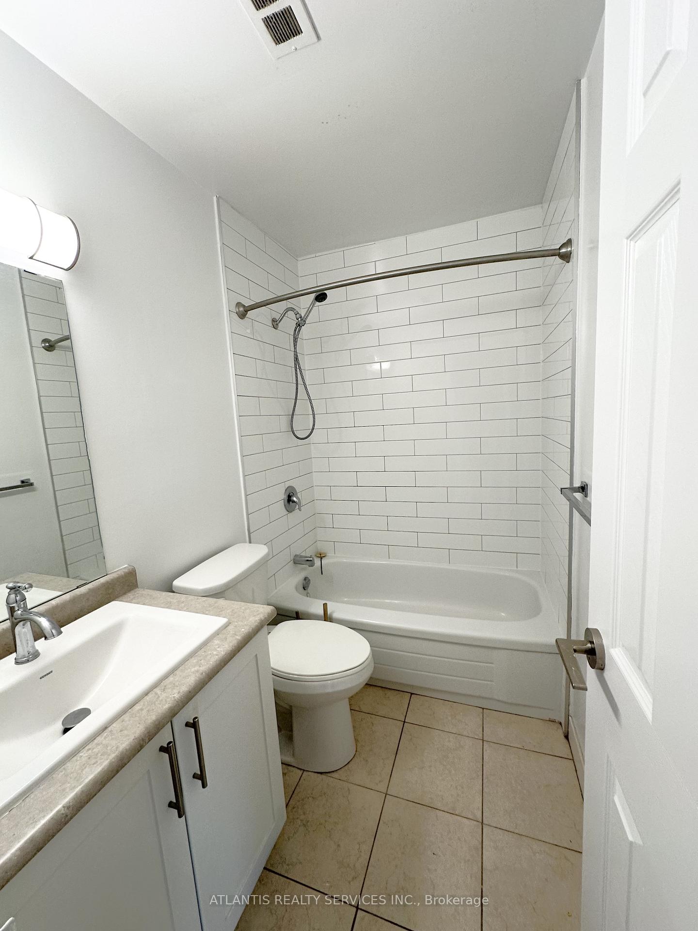 Photo 5 of Unit 404, 115 John Street, Halton Hills, Georgetown — HOMEH