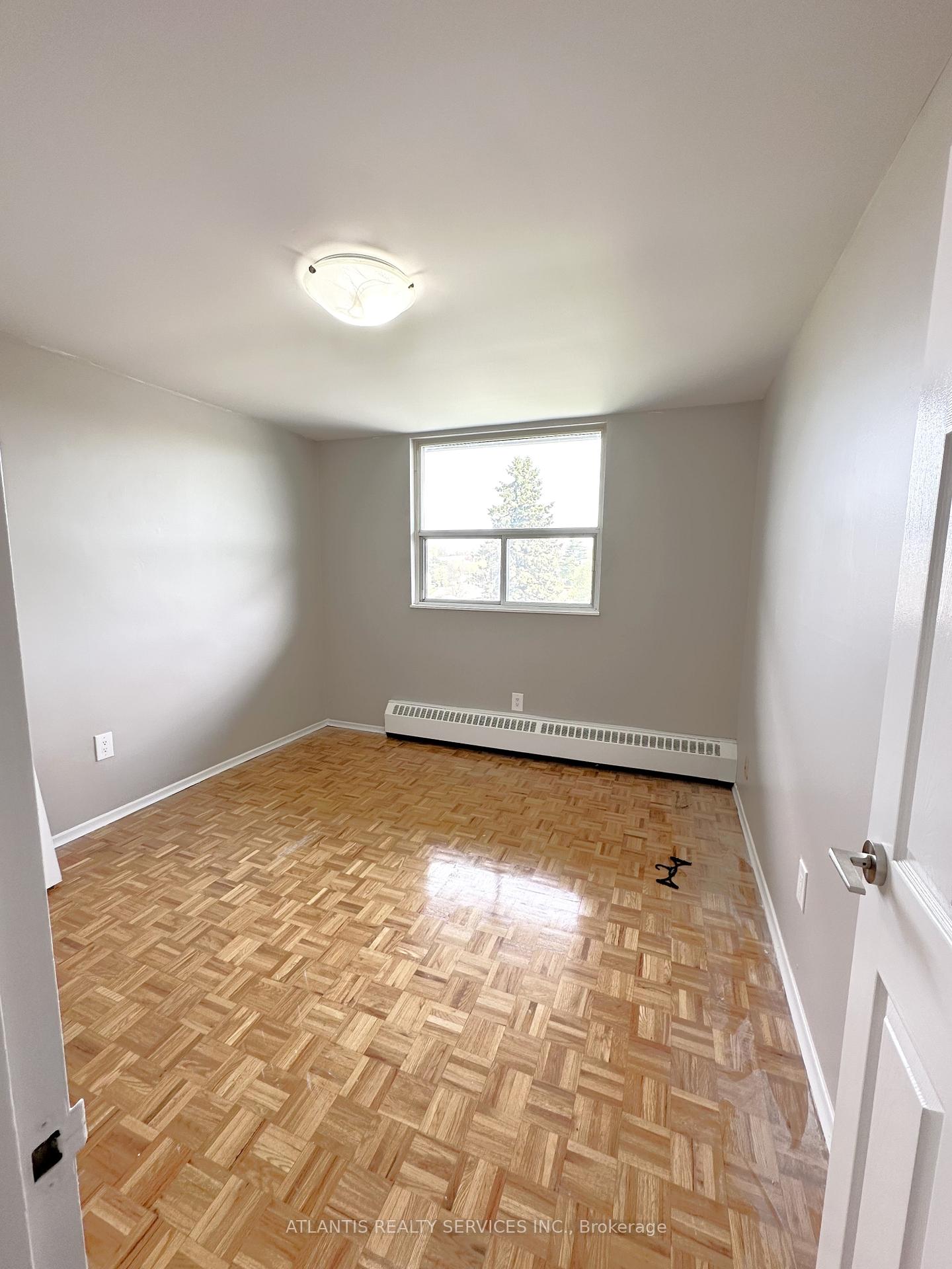 Photo 6 of Unit 404, 115 John Street, Halton Hills, Georgetown — HOMEH