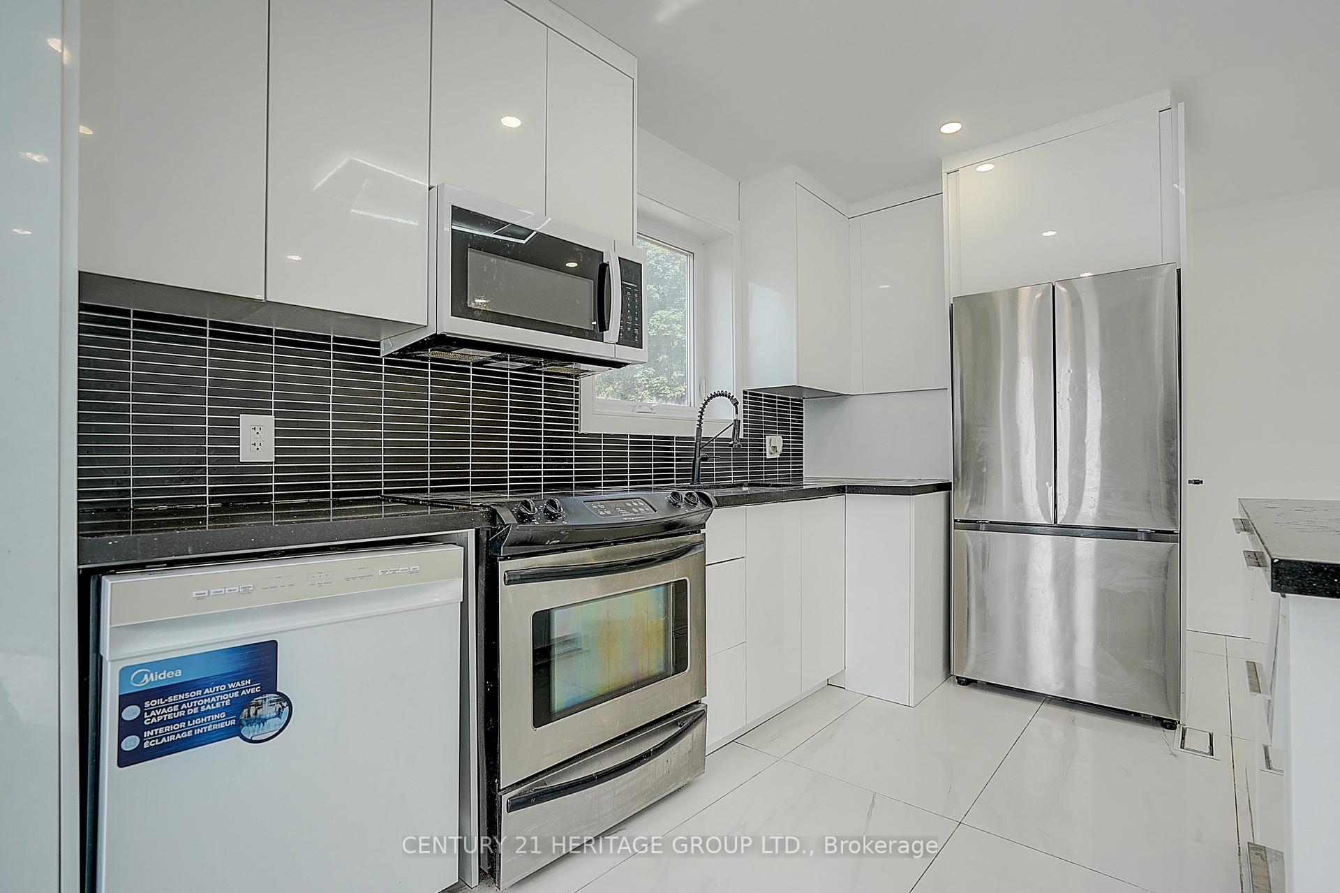 Photo 8 of 326 McConvey Drive, Richmond Hill, Crosby — HOMEH