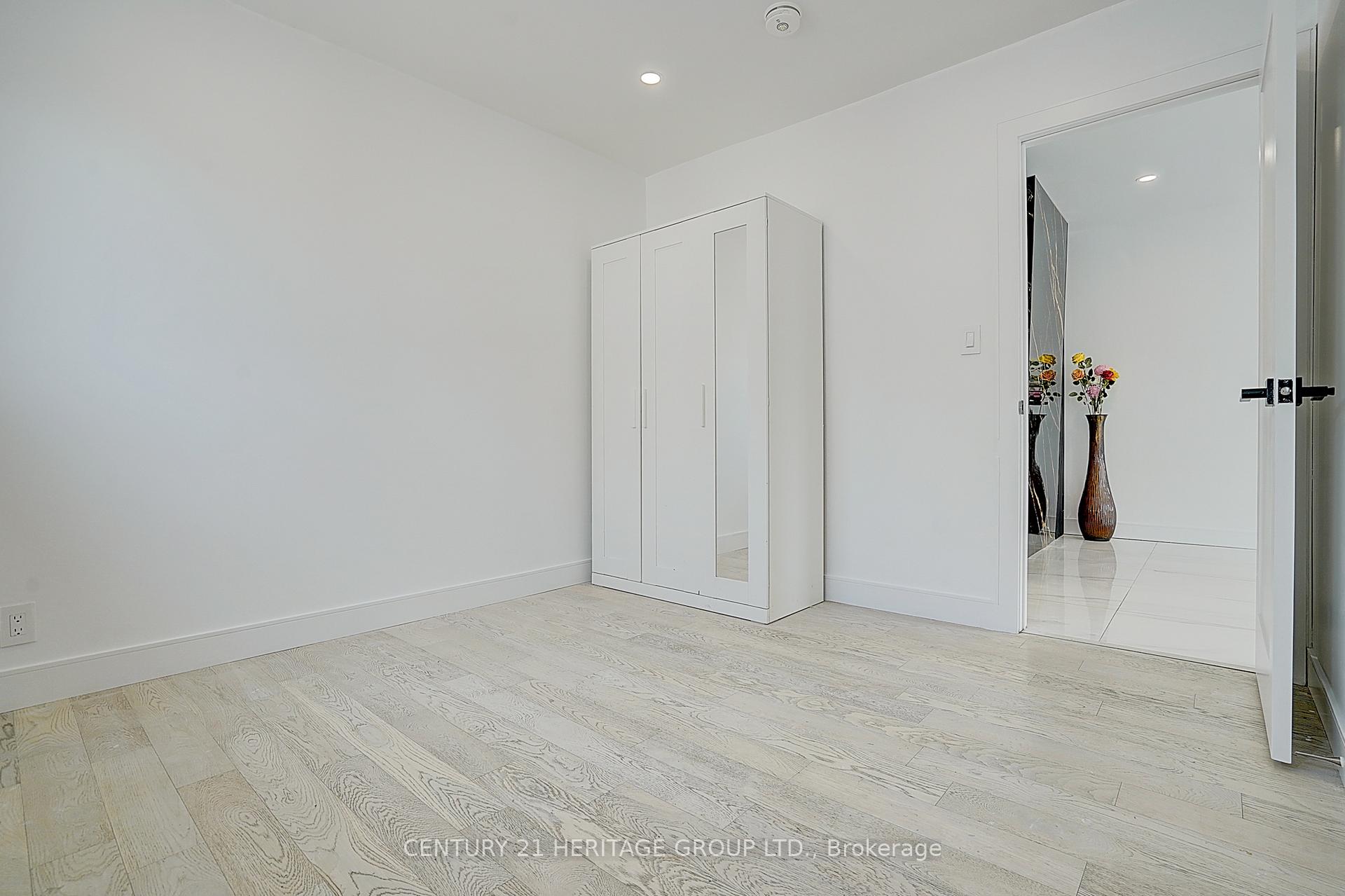 Photo 11 of 326 McConvey Drive, Richmond Hill, Crosby — HOMEH