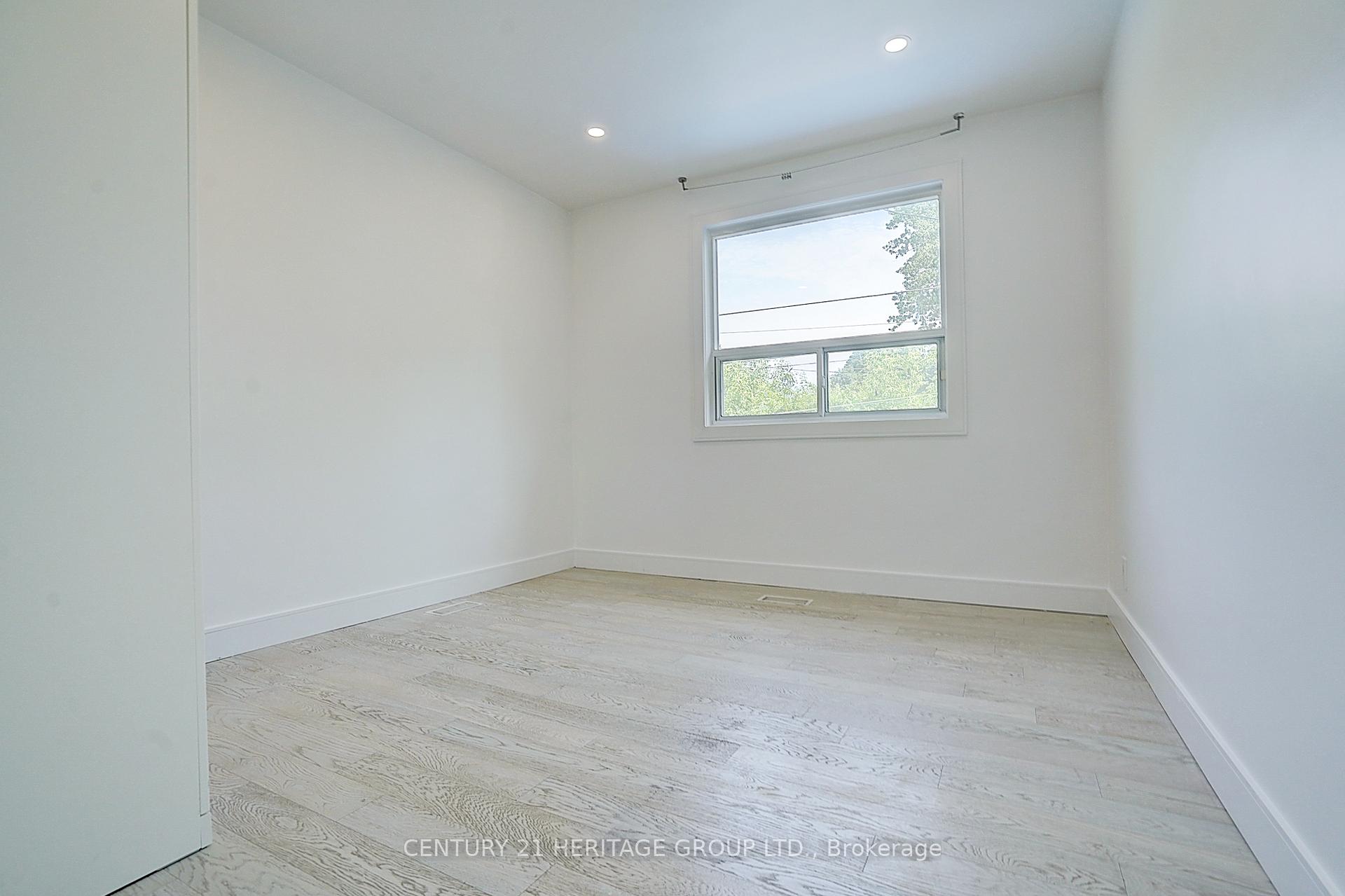 Photo 14 of 326 McConvey Drive, Richmond Hill, Crosby — HOMEH