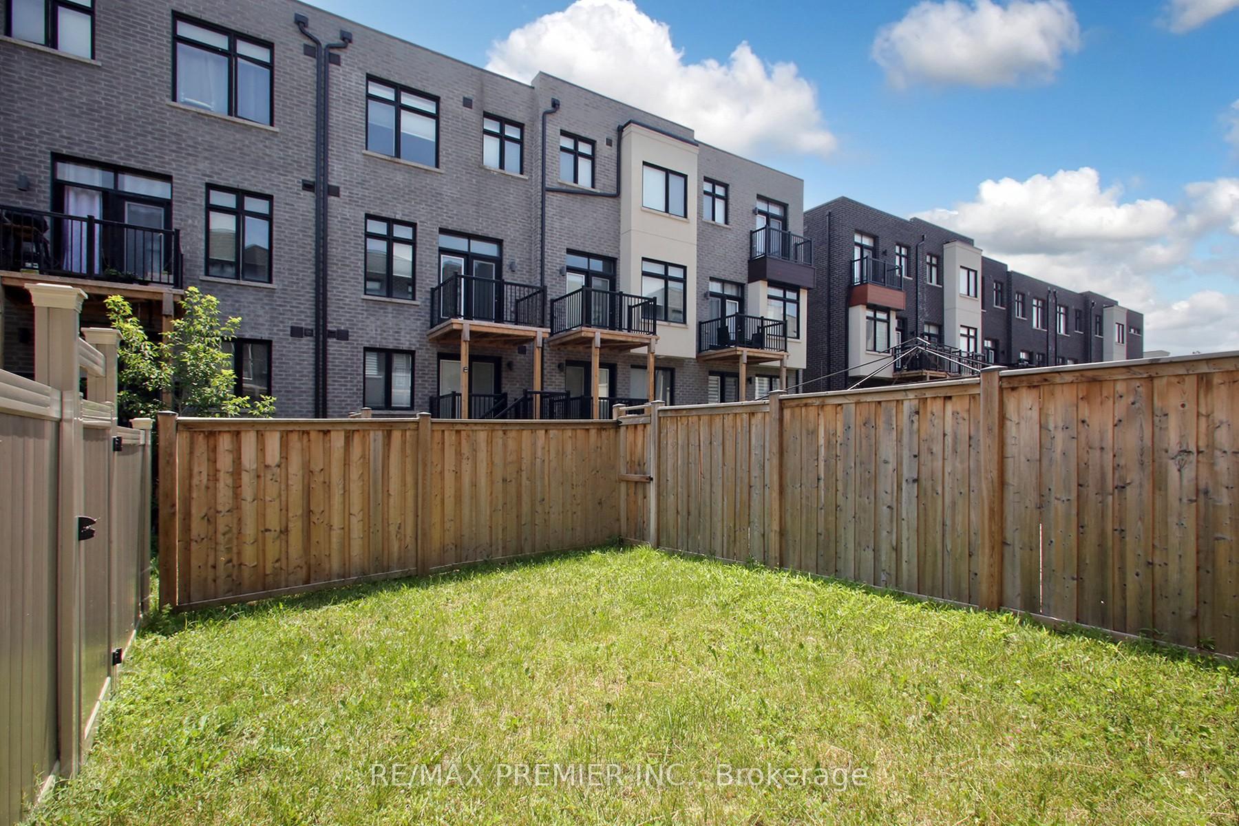 Photo 4 of 187 Lebovic Campus Drive, Vaughan, Patterson — HOMEH