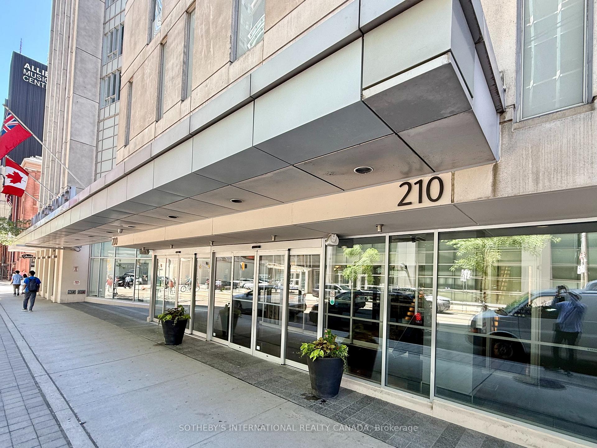 Photo 16 of Unit 717, 210 Victoria Street, Toronto, Church-Yonge Corridor — HOMEH
