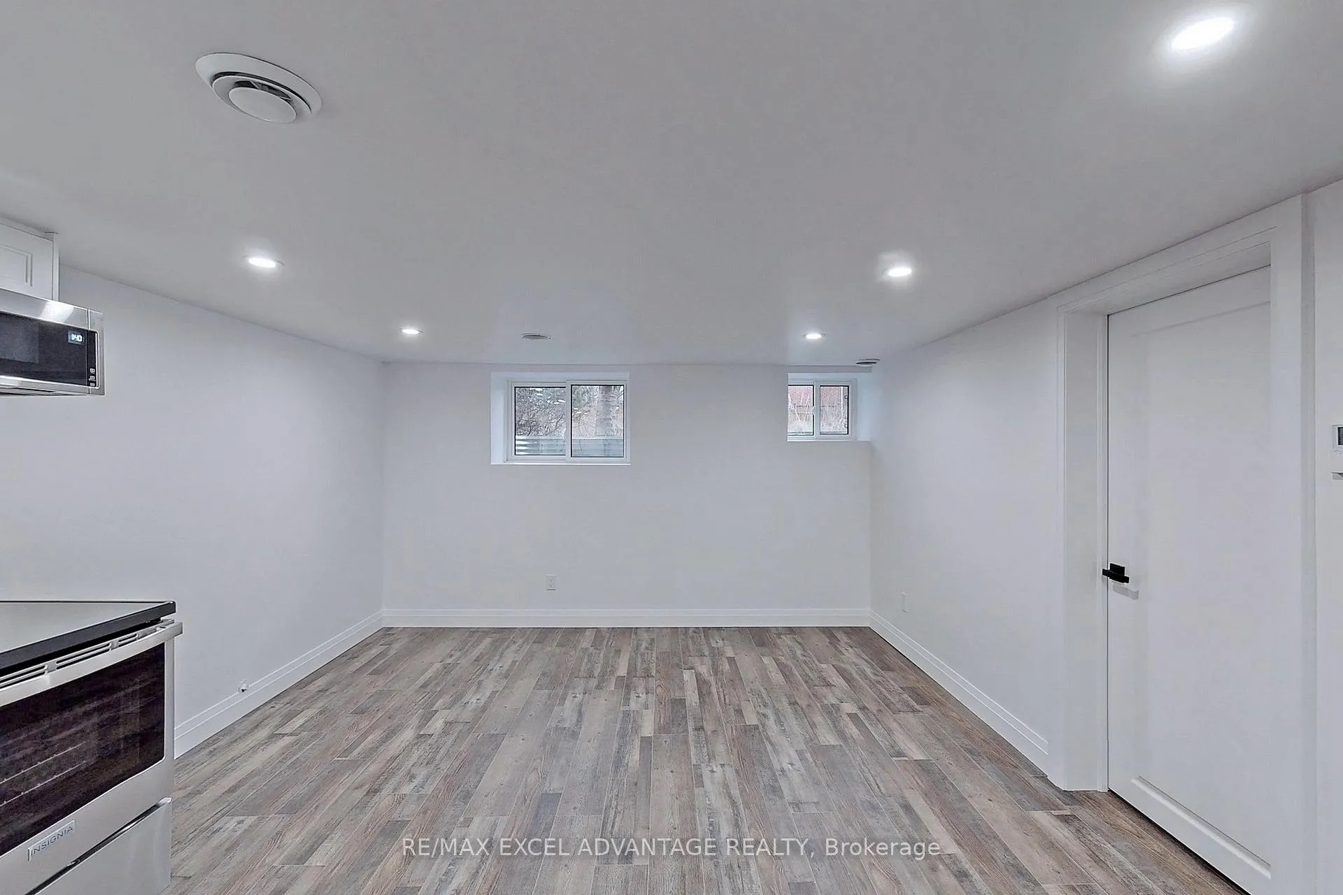 Photo 9 of Unit Lower, 45 Central Park Blvd N, Oshawa, O'Neill — HOMEH