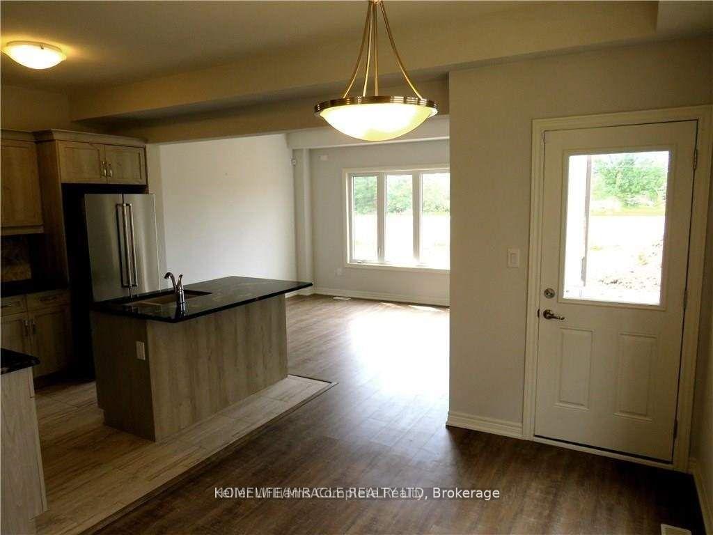 Photo 6 of 9585 Tallgrass Avenue, Niagara Falls, Lyons Creek — HOMEH