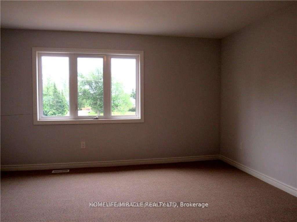 Photo 8 of 9585 Tallgrass Avenue, Niagara Falls, Lyons Creek — HOMEH
