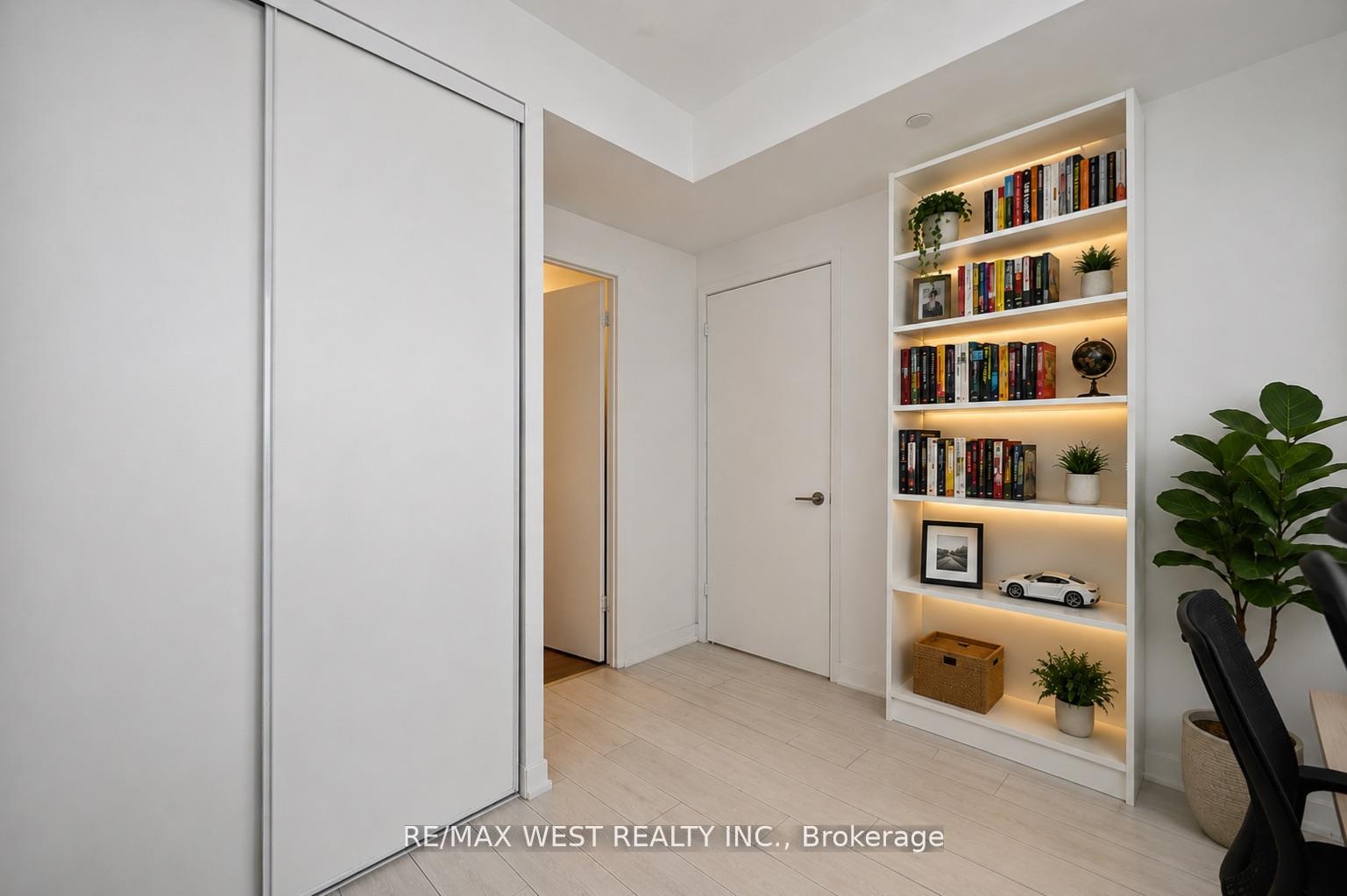 Photo 8 of Unit 4607, 898 Portage Parkway, Vaughan, Vaughan Corporate Centre — HOMEH