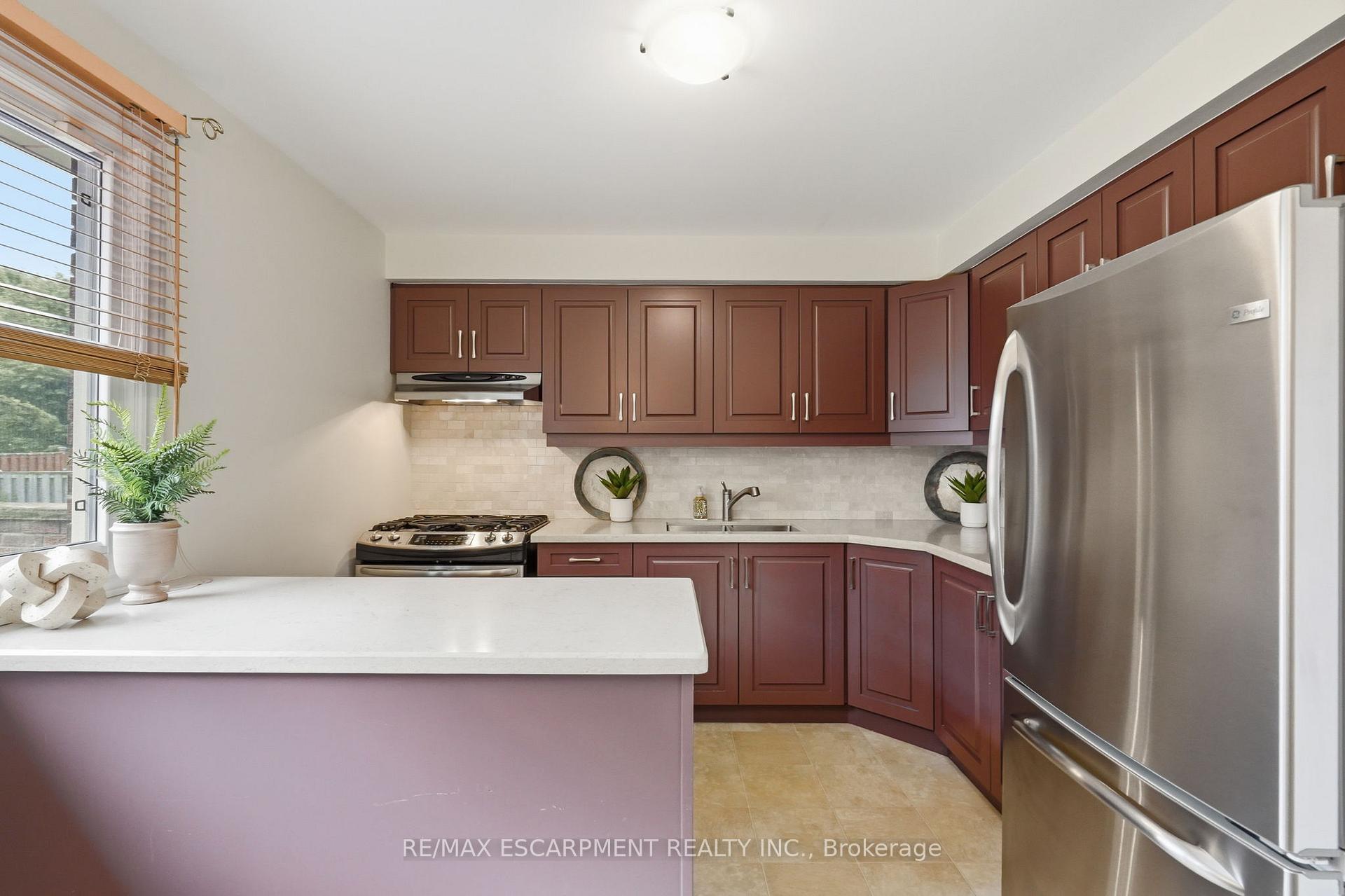Photo 10 of 69 Fairway Drive, Hamilton, Vincent — HOMEH