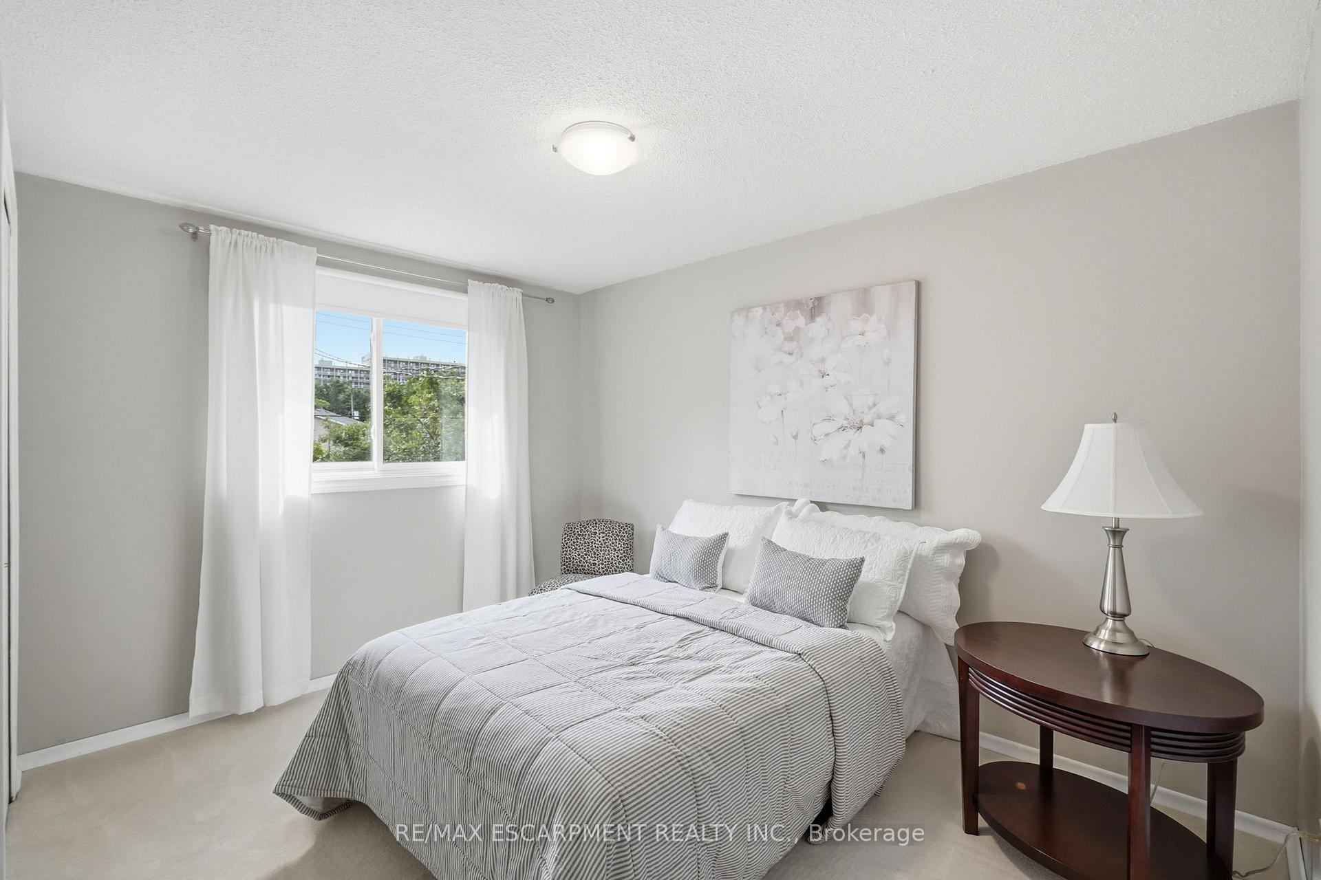 Photo 21 of 69 Fairway Drive, Hamilton, Vincent — HOMEH