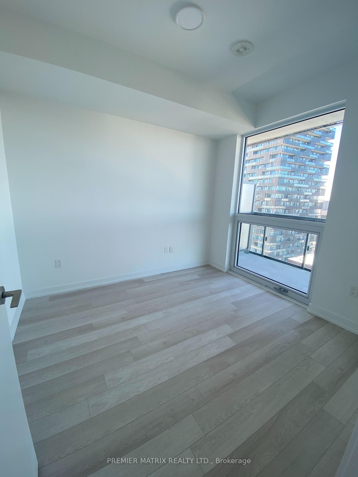 Photo 6 of Unit 3807, 39 Roehampton Street, Toronto, Mount Pleasant West — HOMEH