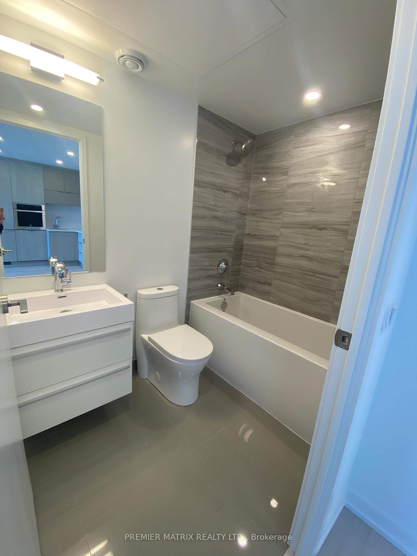 Photo 10 of Unit 3807, 39 Roehampton Street, Toronto, Mount Pleasant West — HOMEH