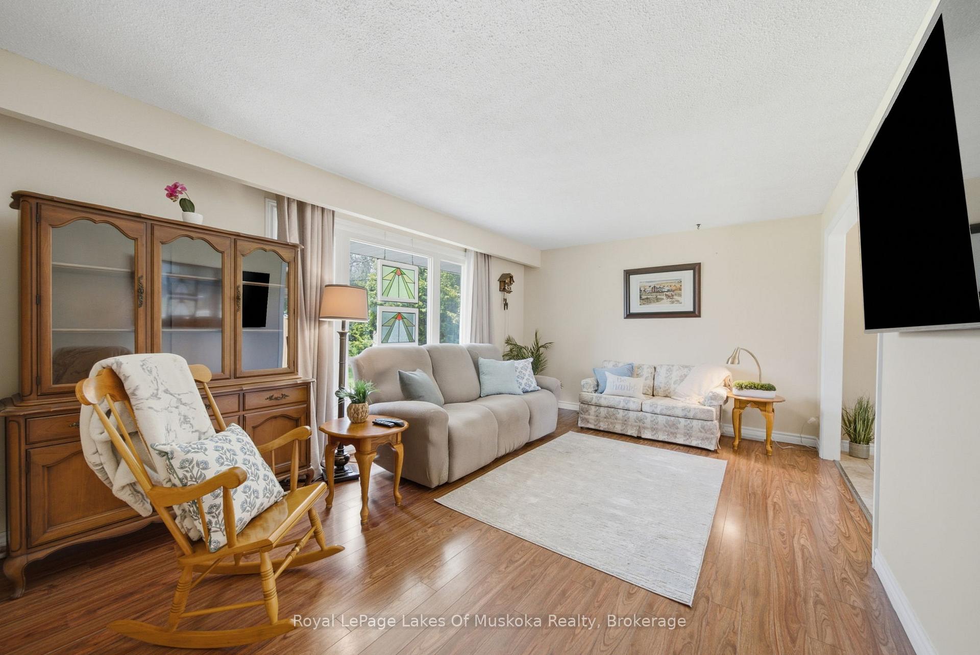 Photo 6 of 2049 Marchmont Road, Severn, Marchmont — HOMEH
