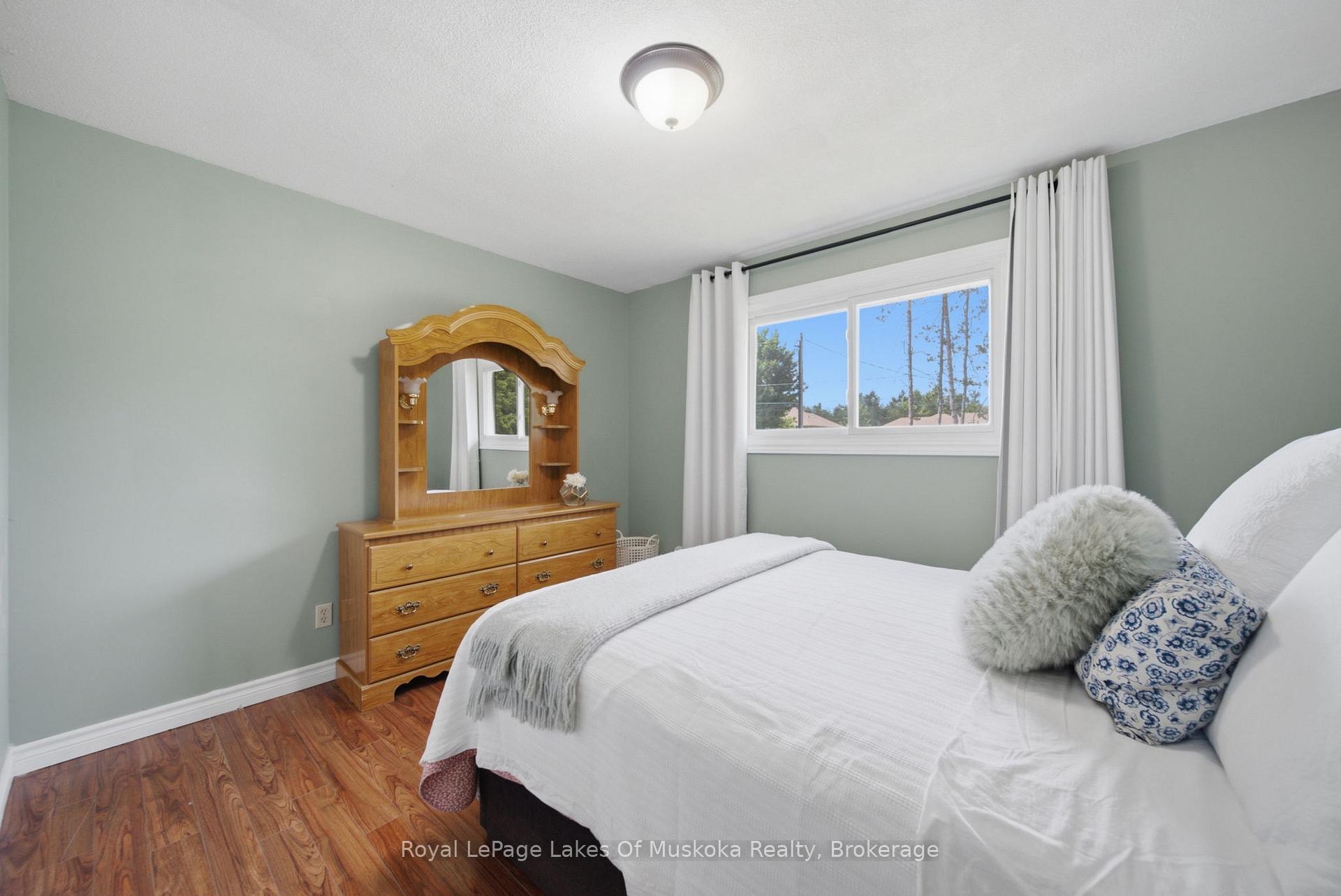 Photo 19 of 2049 Marchmont Road, Severn, Marchmont — HOMEH